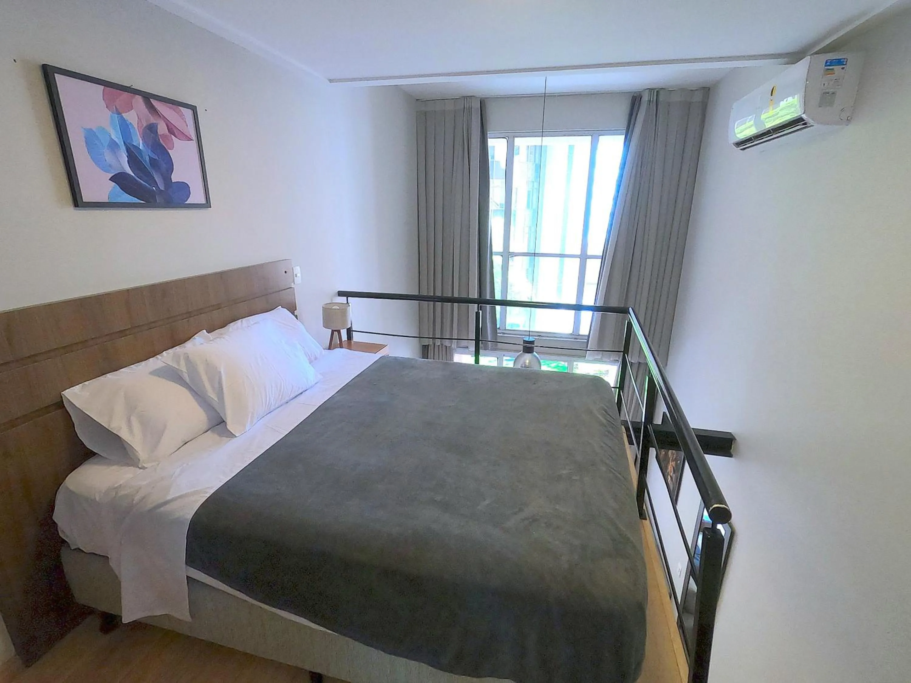 Bed in Maximus Luxury in NYC Berrini