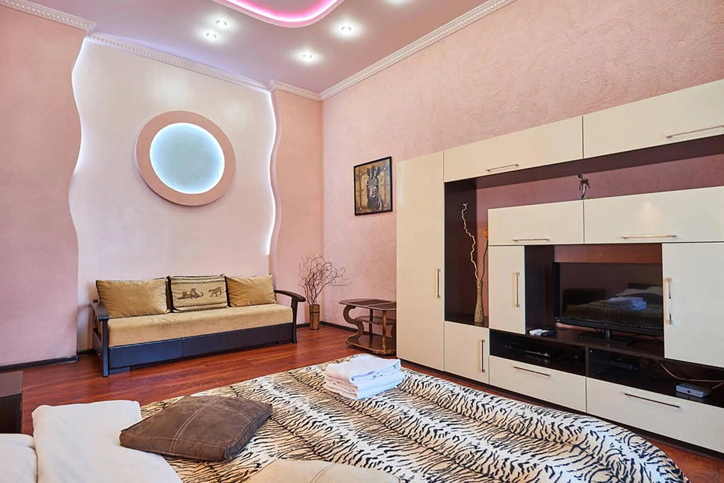 Home Hotel Apartments on Zoloti Vorota