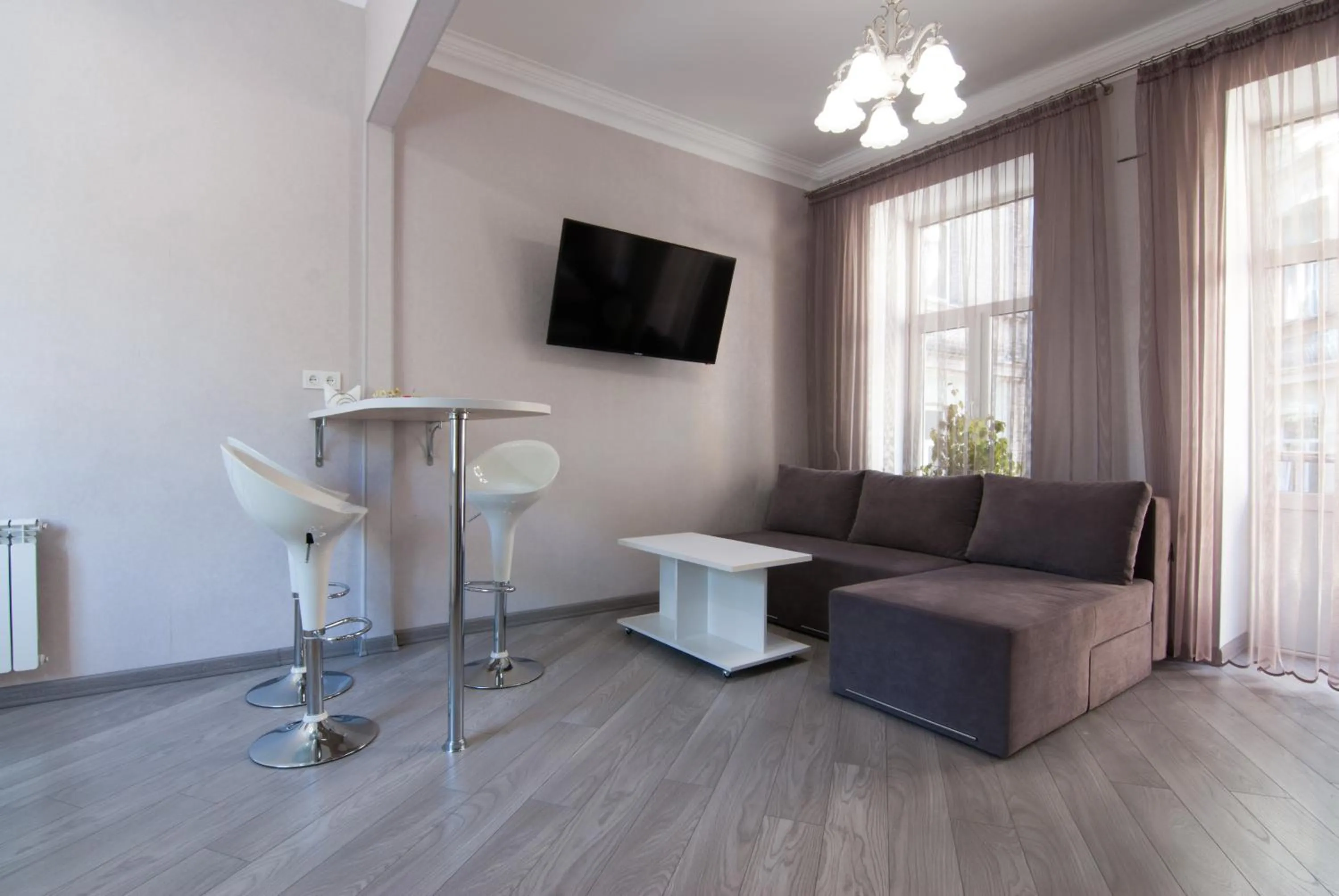 Living room in Home Hotel Apartments on Mykhailivska Square - Kiev