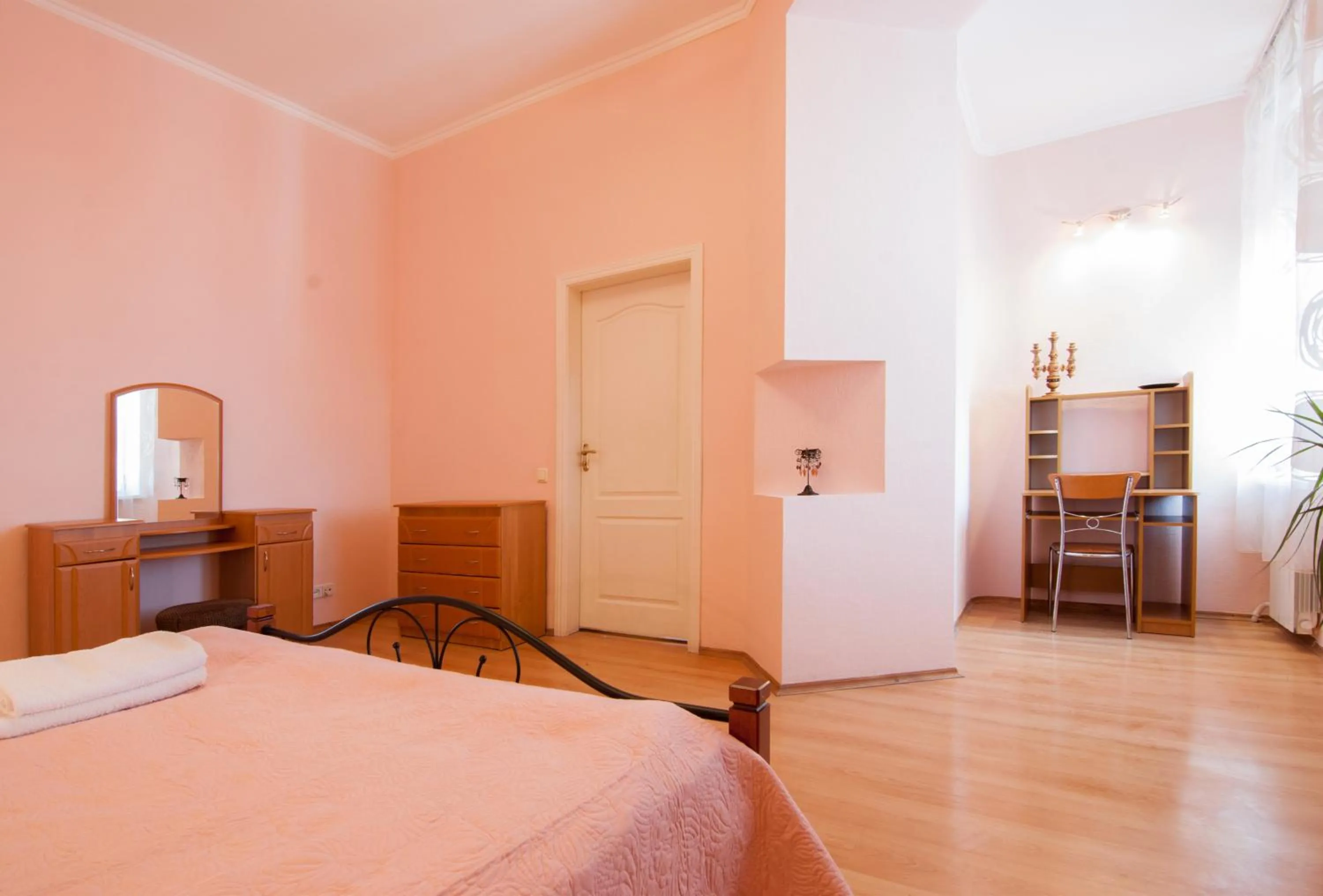 Bedroom, Bed in Home Hotel Apartments on Mykhailivska Square - Kiev