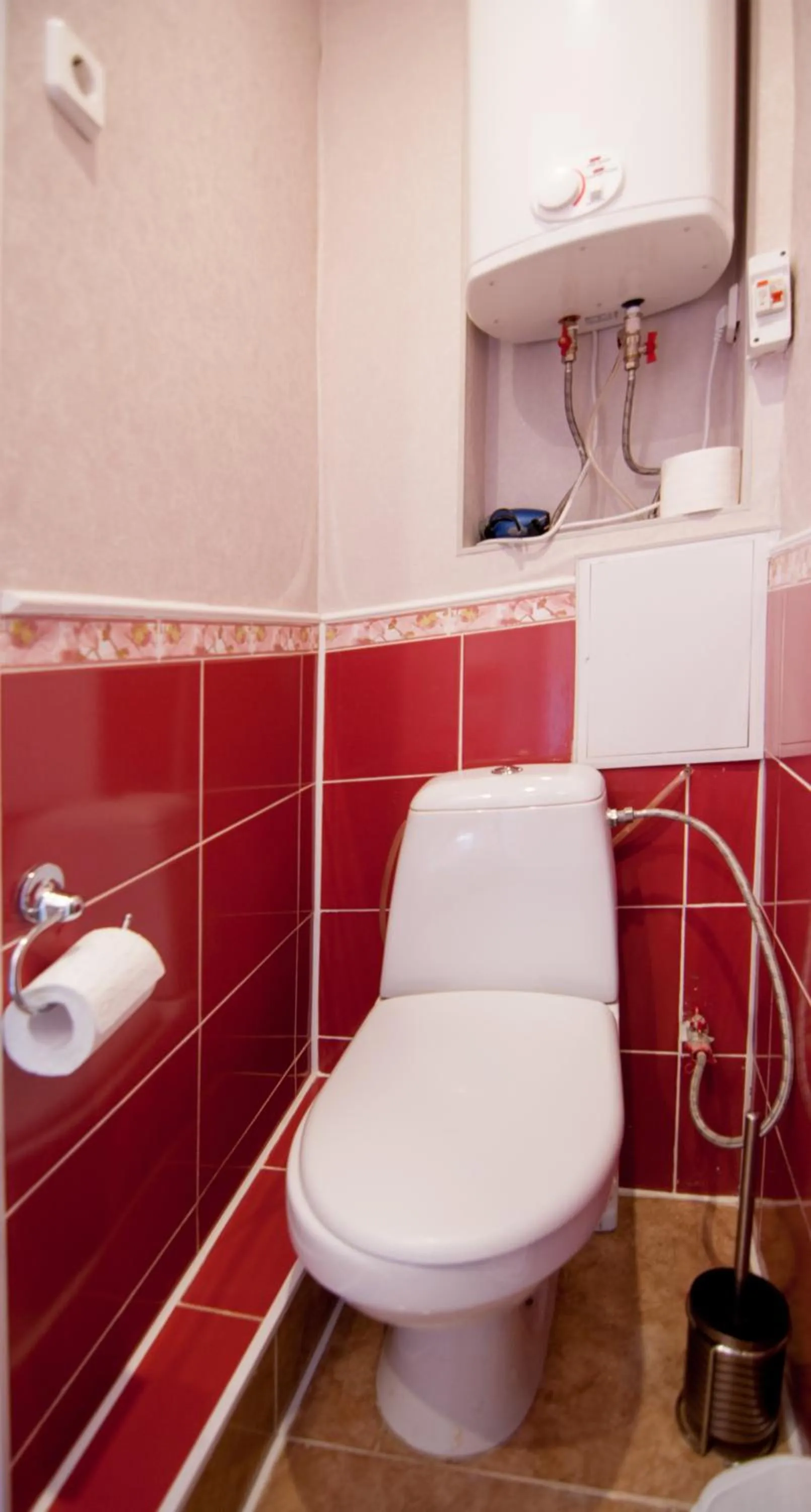 Toilet in Home Hotel Apartments on Mykhailivska Square - Kiev