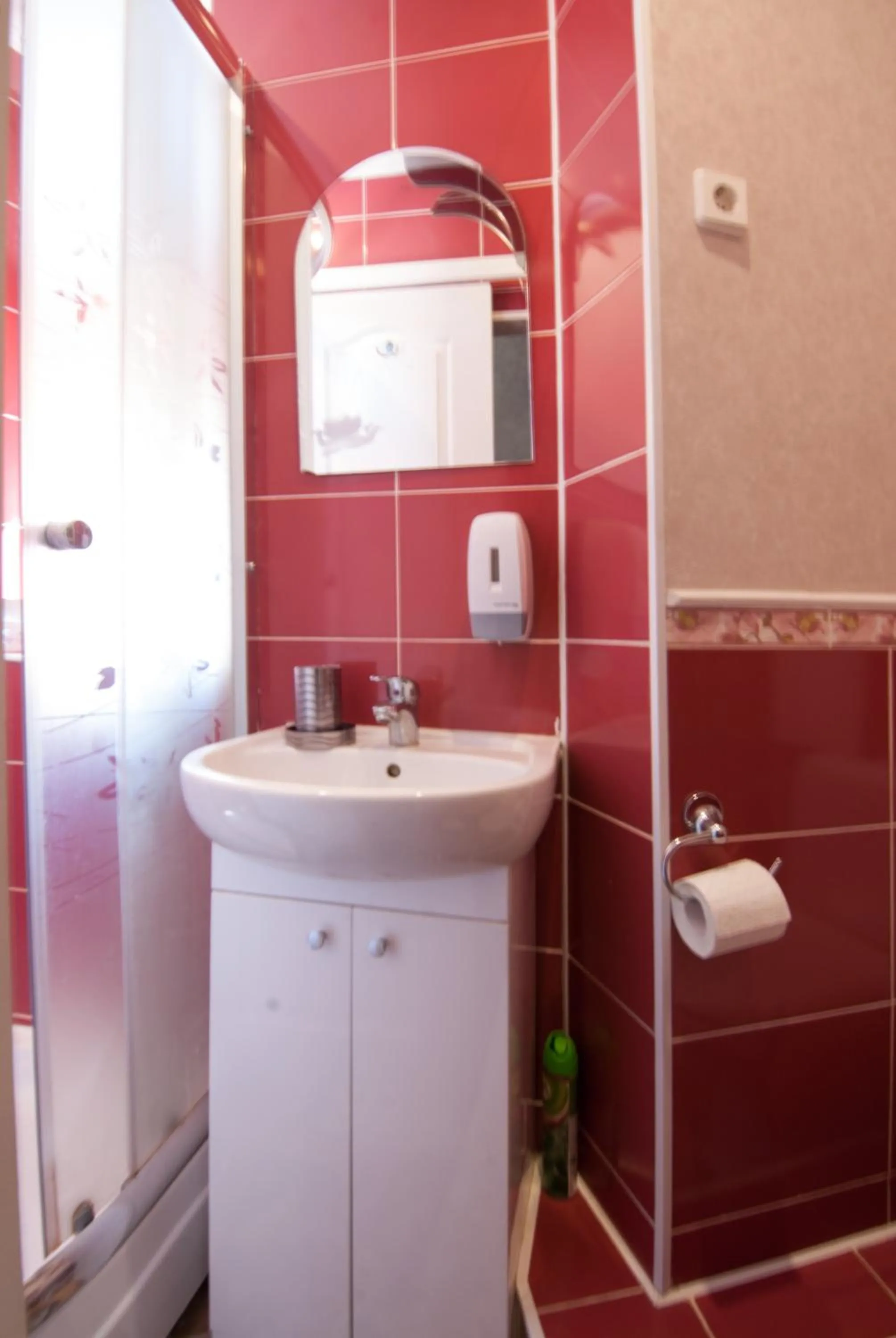 Shower in Home Hotel Apartments on Mykhailivska Square - Kiev