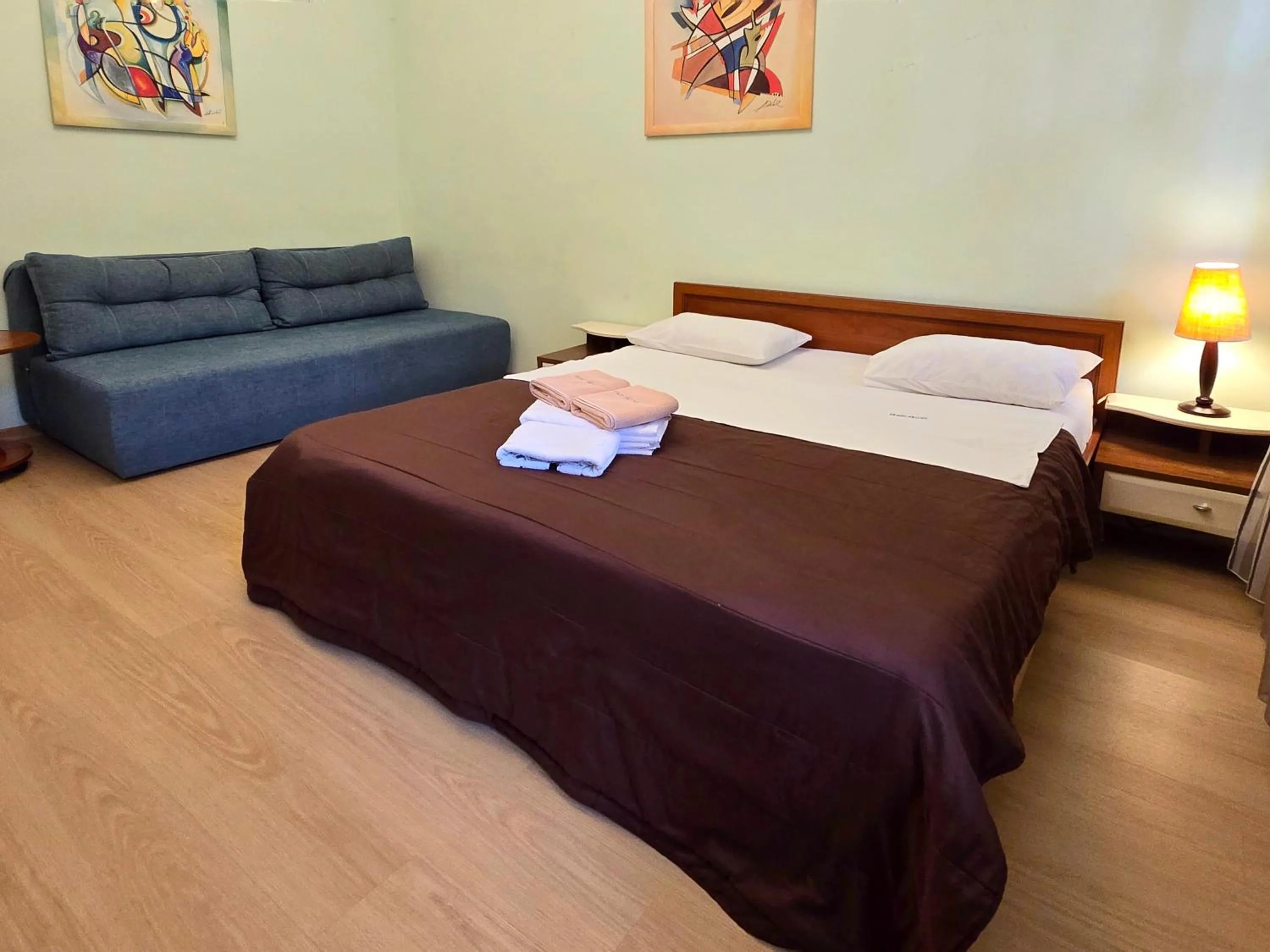 Bedroom, Bed in Home Hotel Apartments on Mykhailivska Square - Kiev