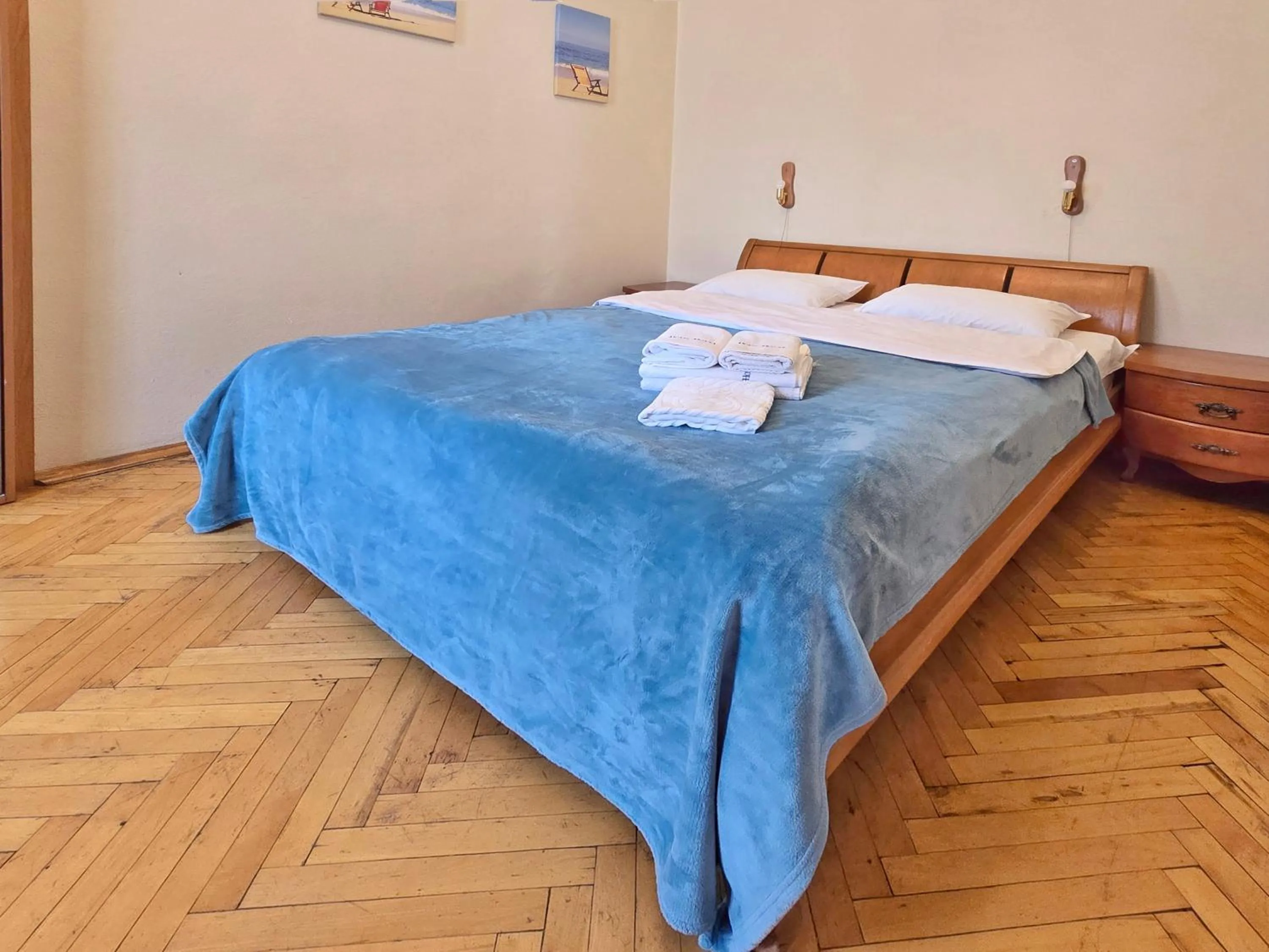 Home-Hotel Apartments on Maidan Nezalezhnosti Square