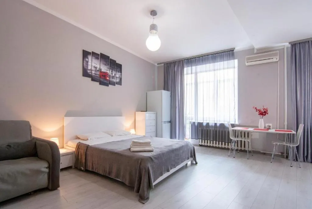Home-Hotel Apartments on Maidan Nezalezhnosti Square