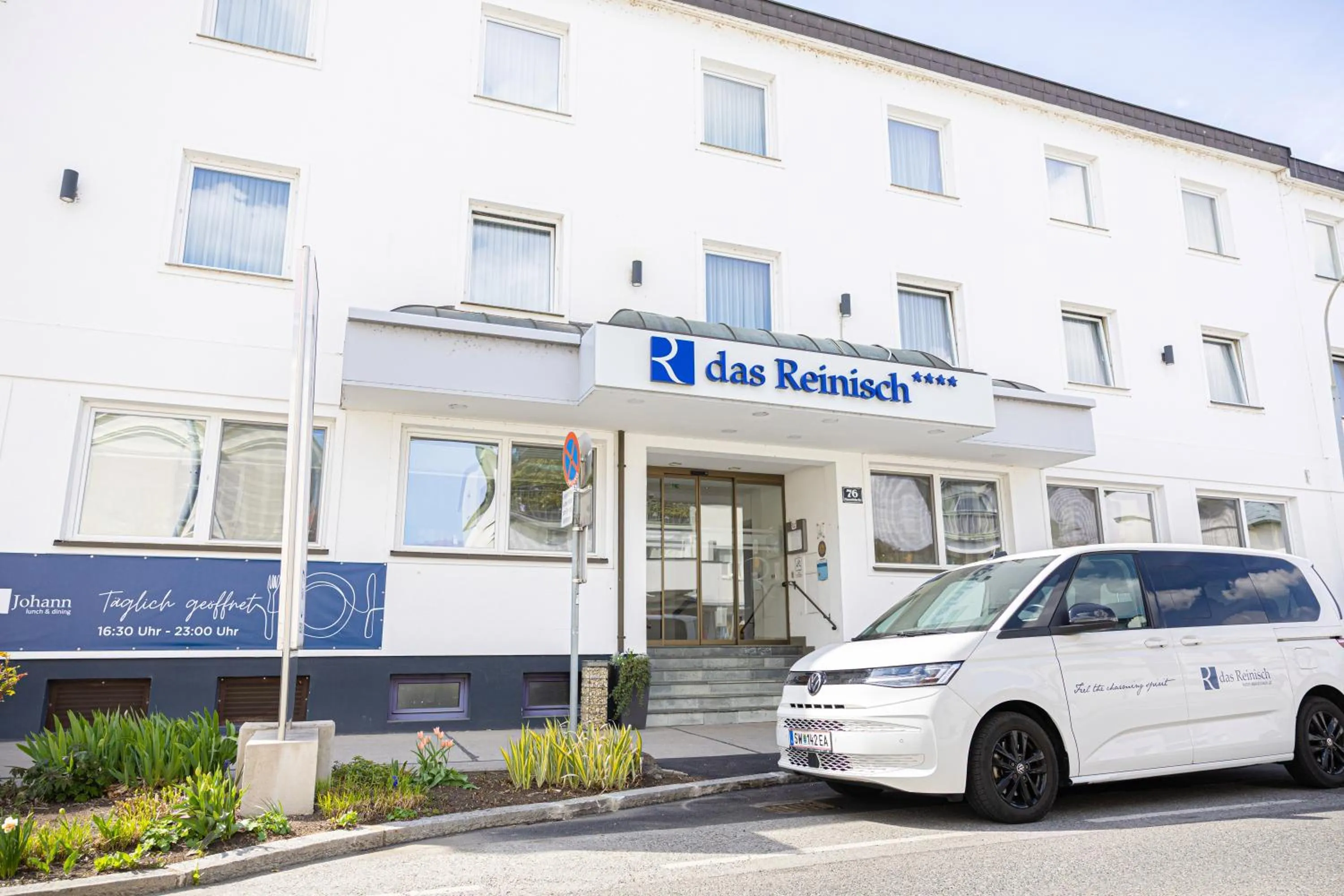 Property building in Das Reinisch Hotel - near Vienna Airport