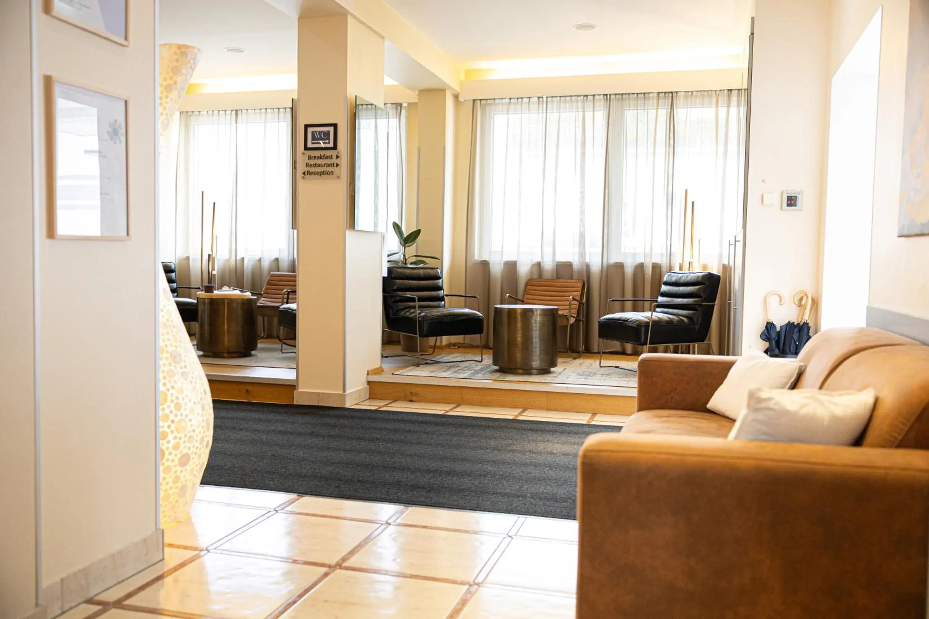 Lobby or reception in Das Reinisch Hotel - near Vienna Airport Lobby or reception in Das Reinisch Hotel - near Vienna Airport