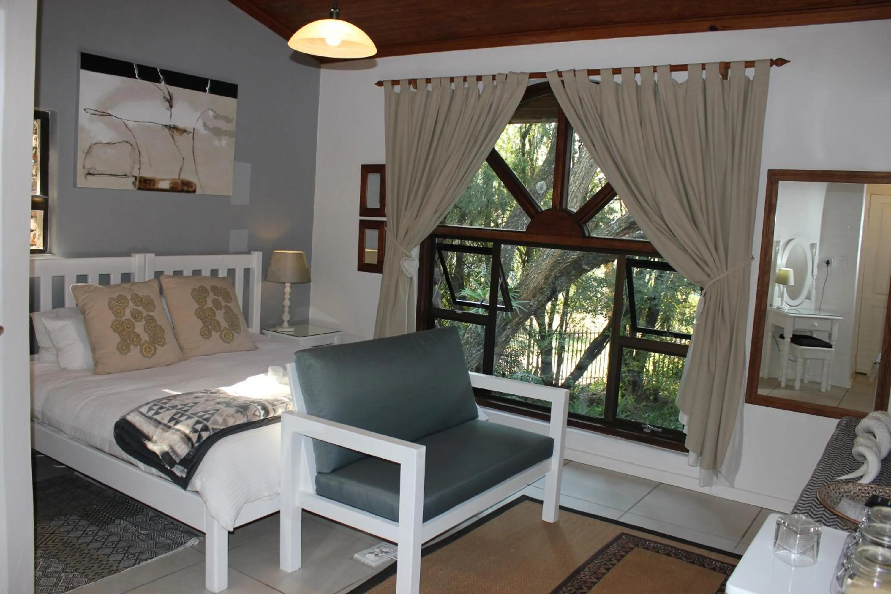 Bedroom, Bed in The Sabie Town House Guest Lodge