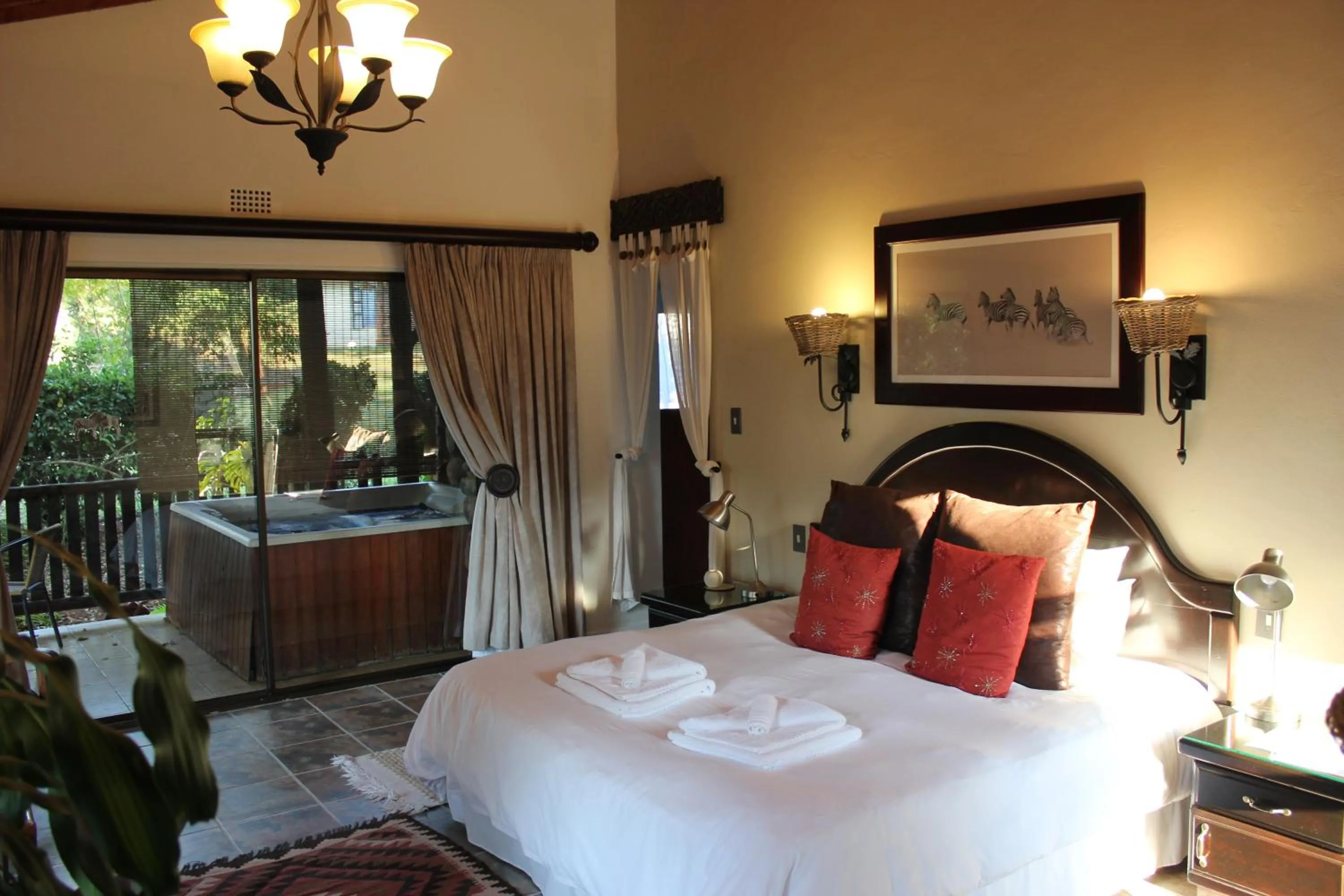 Balcony/Terrace, Bed in The Sabie Town House Guest Lodge