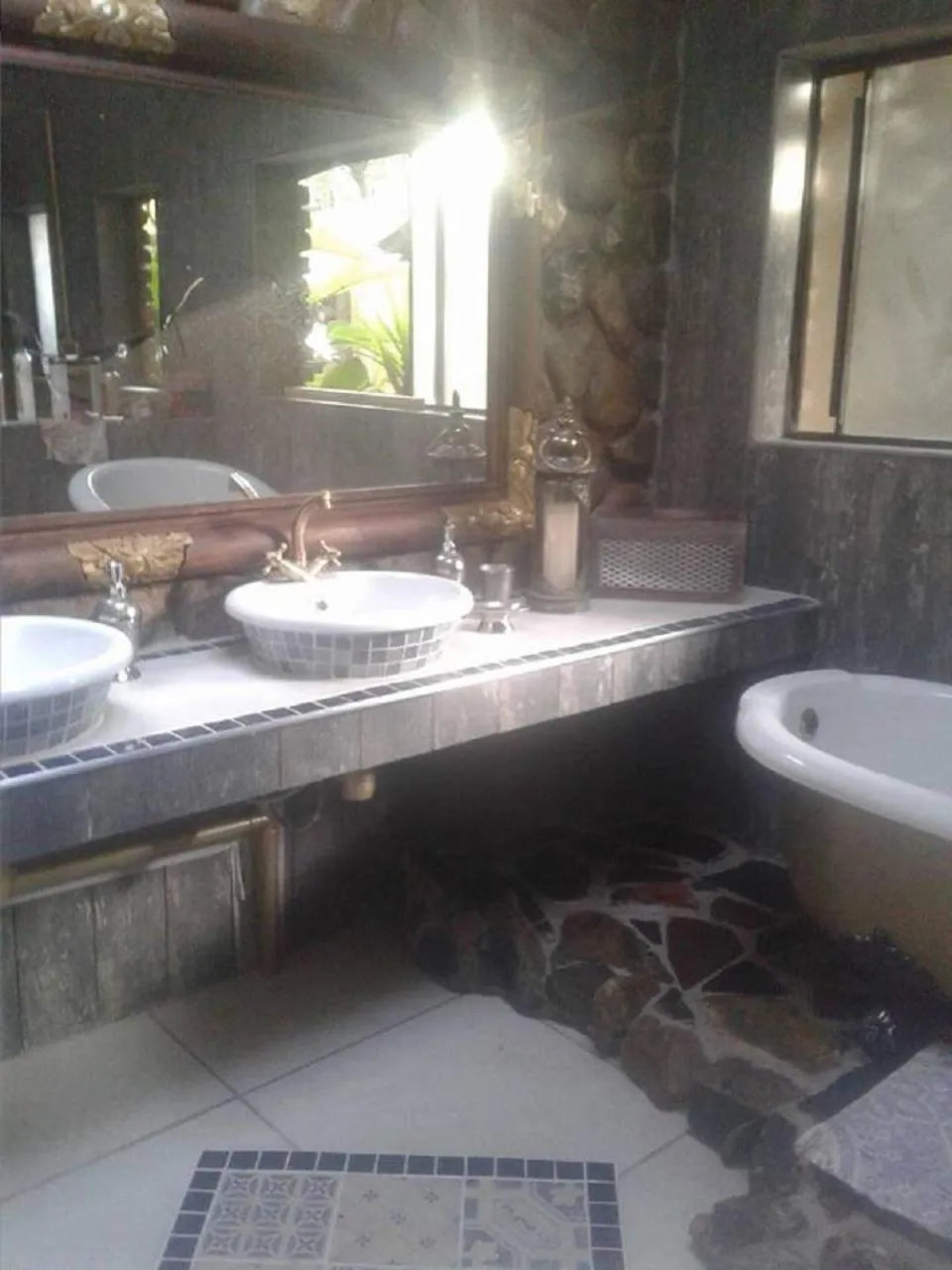 Bathroom in The Sabie Town House Guest Lodge