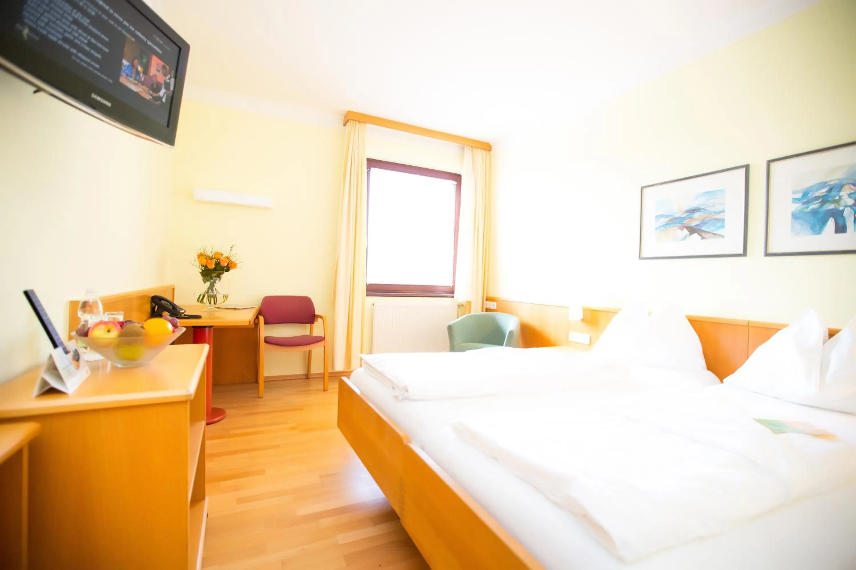 Photo of the whole room, Bed in Das Reinisch Just Rooms