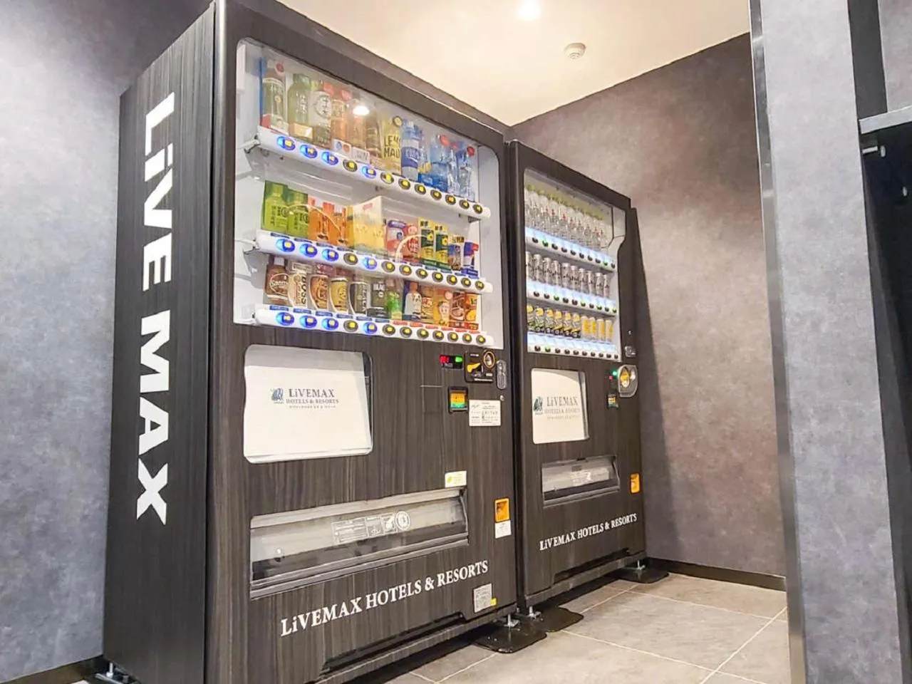 vending machine in HOTEL LiVEMAX Sendai Kokubuncho