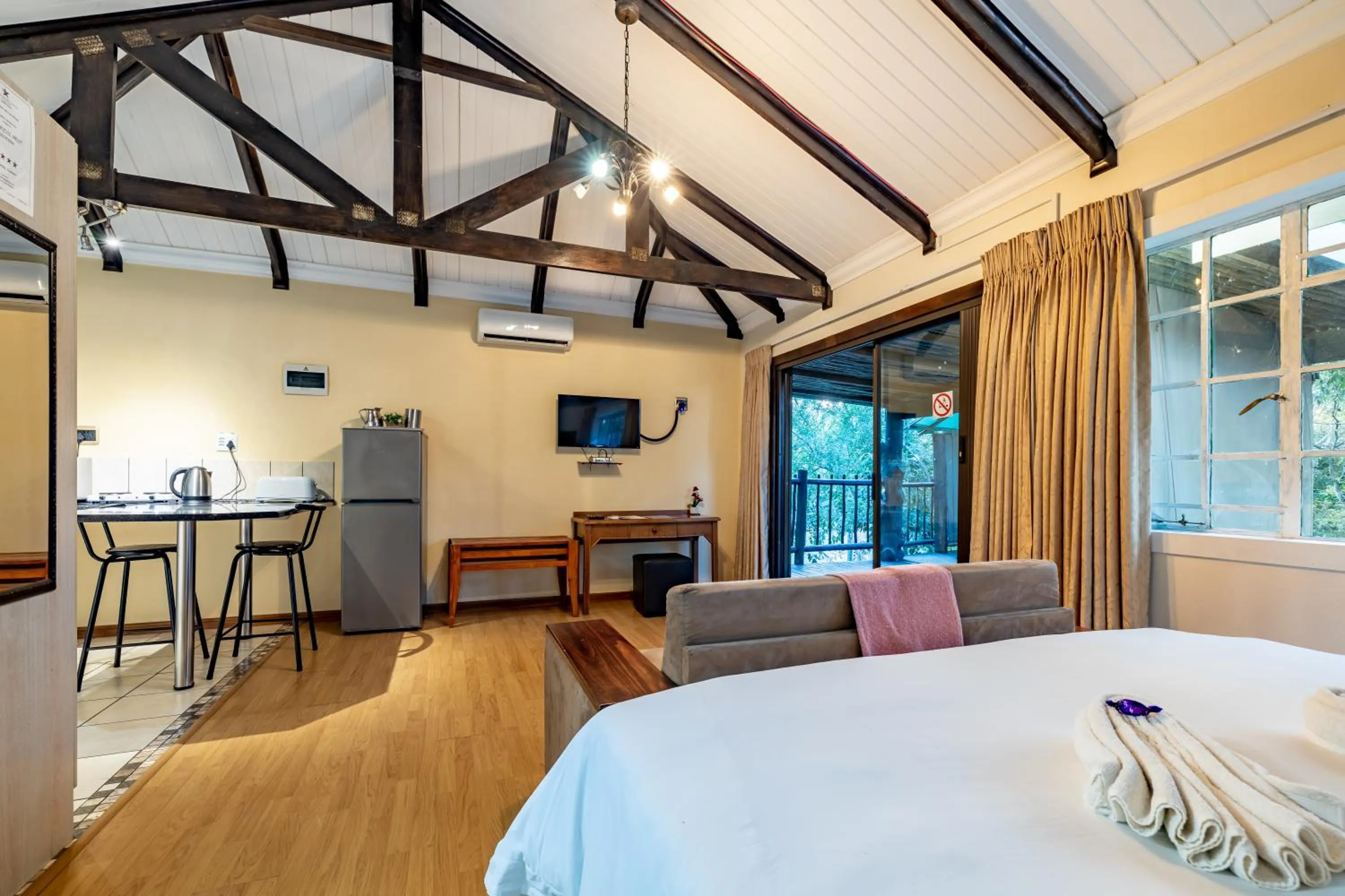 TV and multimedia in Tranquil Nest