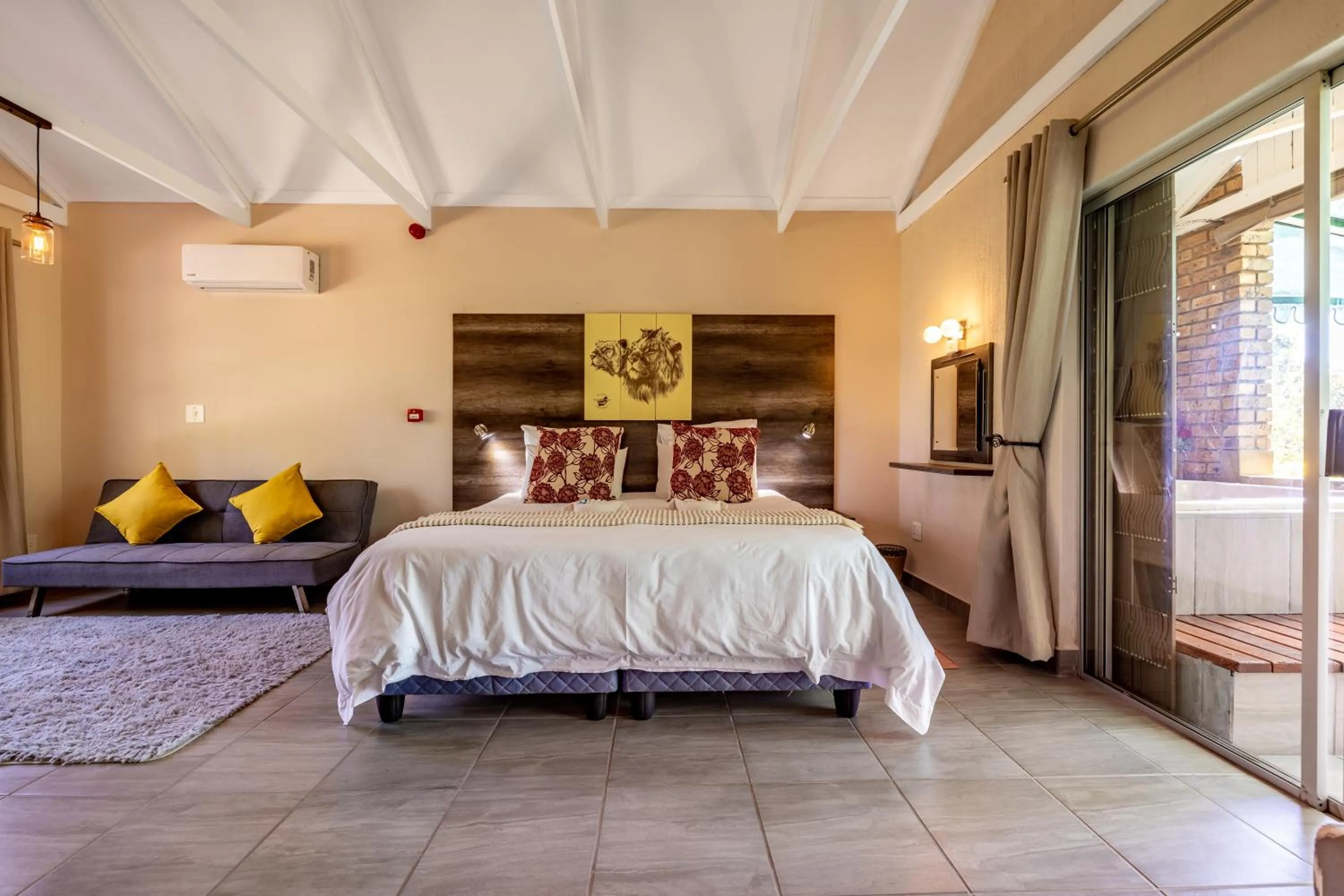 Bedroom, Bed in Tranquil Nest