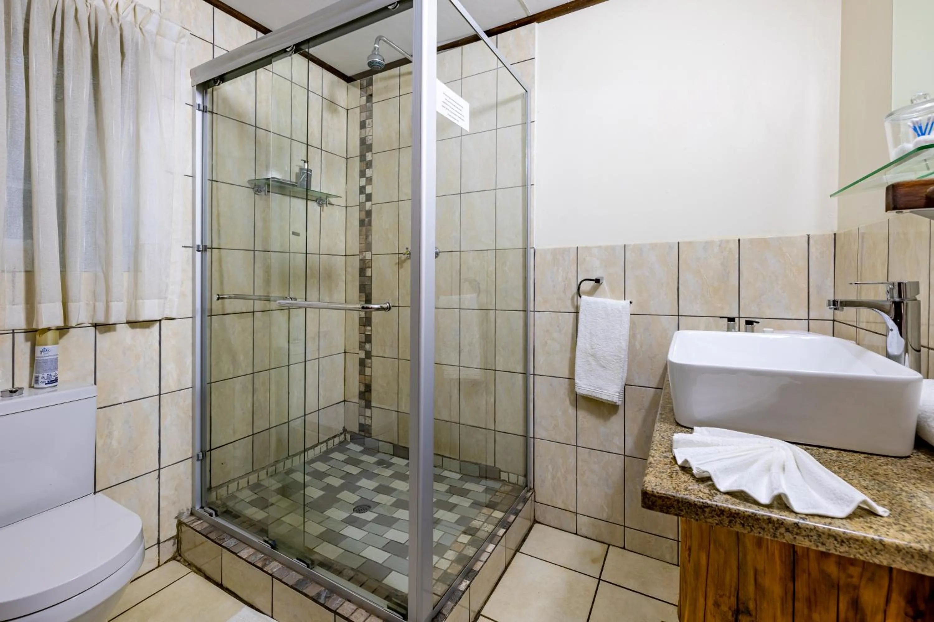 Shower in Tranquil Nest