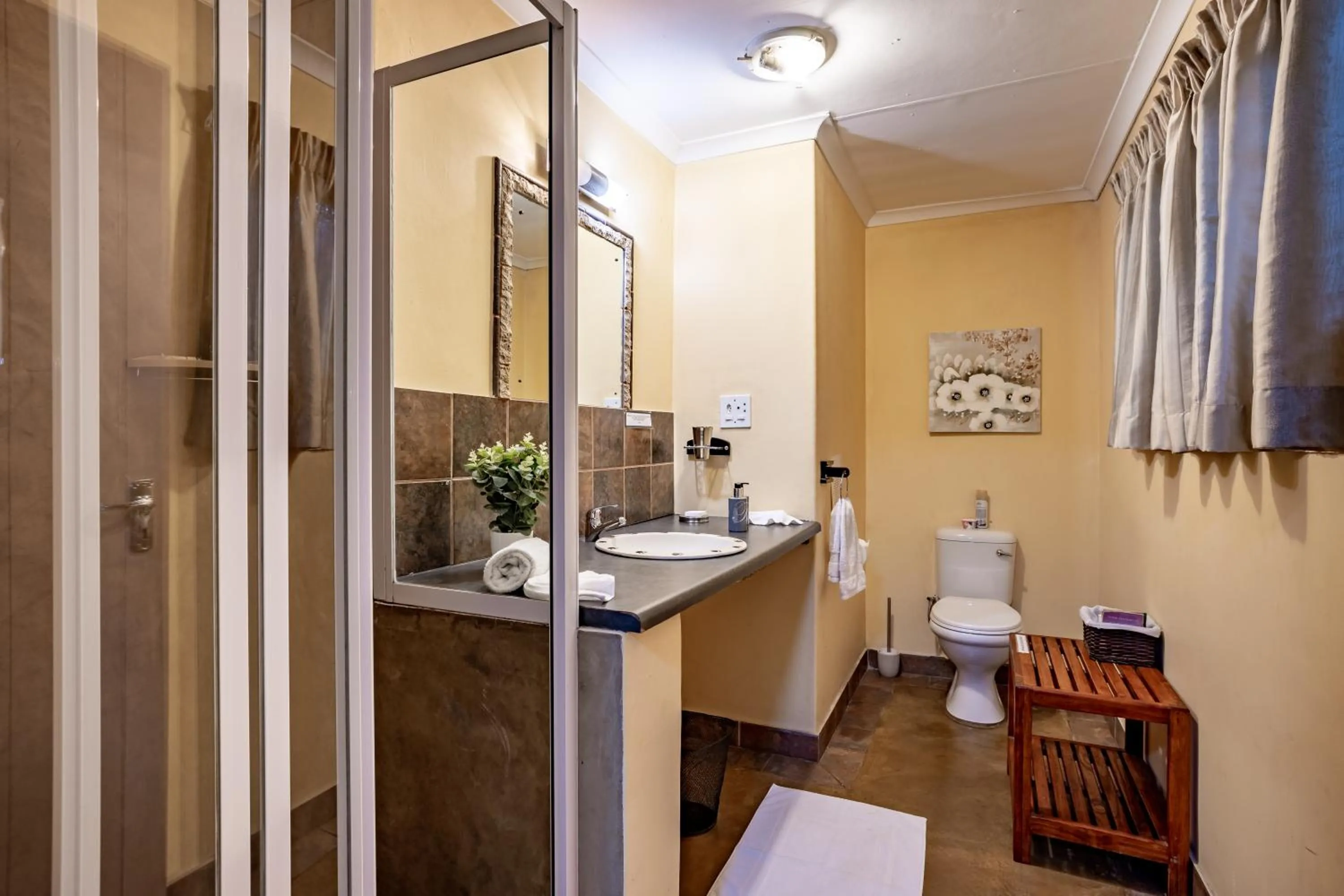 Toilet in Tranquil Nest