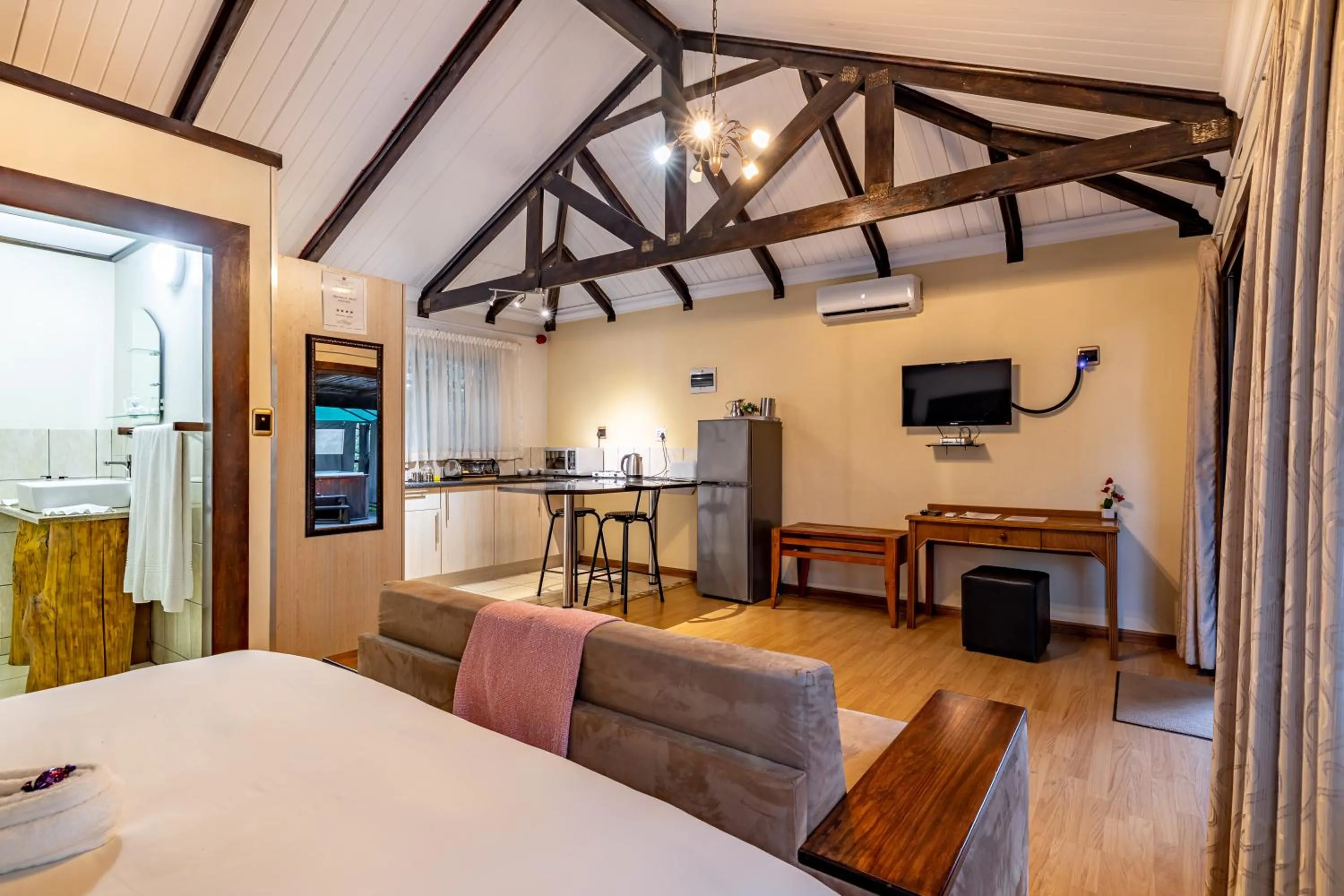 TV and multimedia in Tranquil Nest