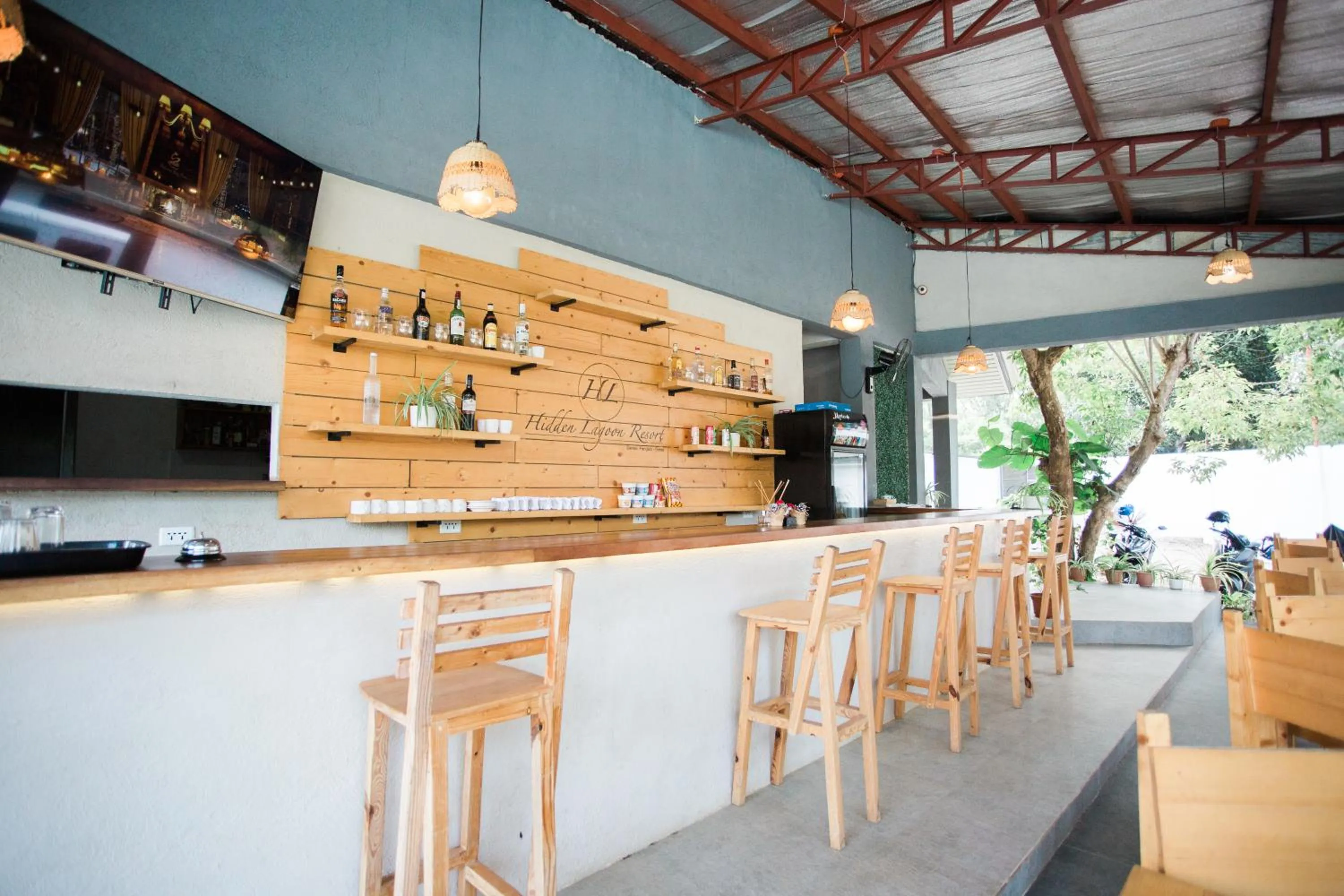 Restaurant/places to eat in Hidden Lagoon Resort