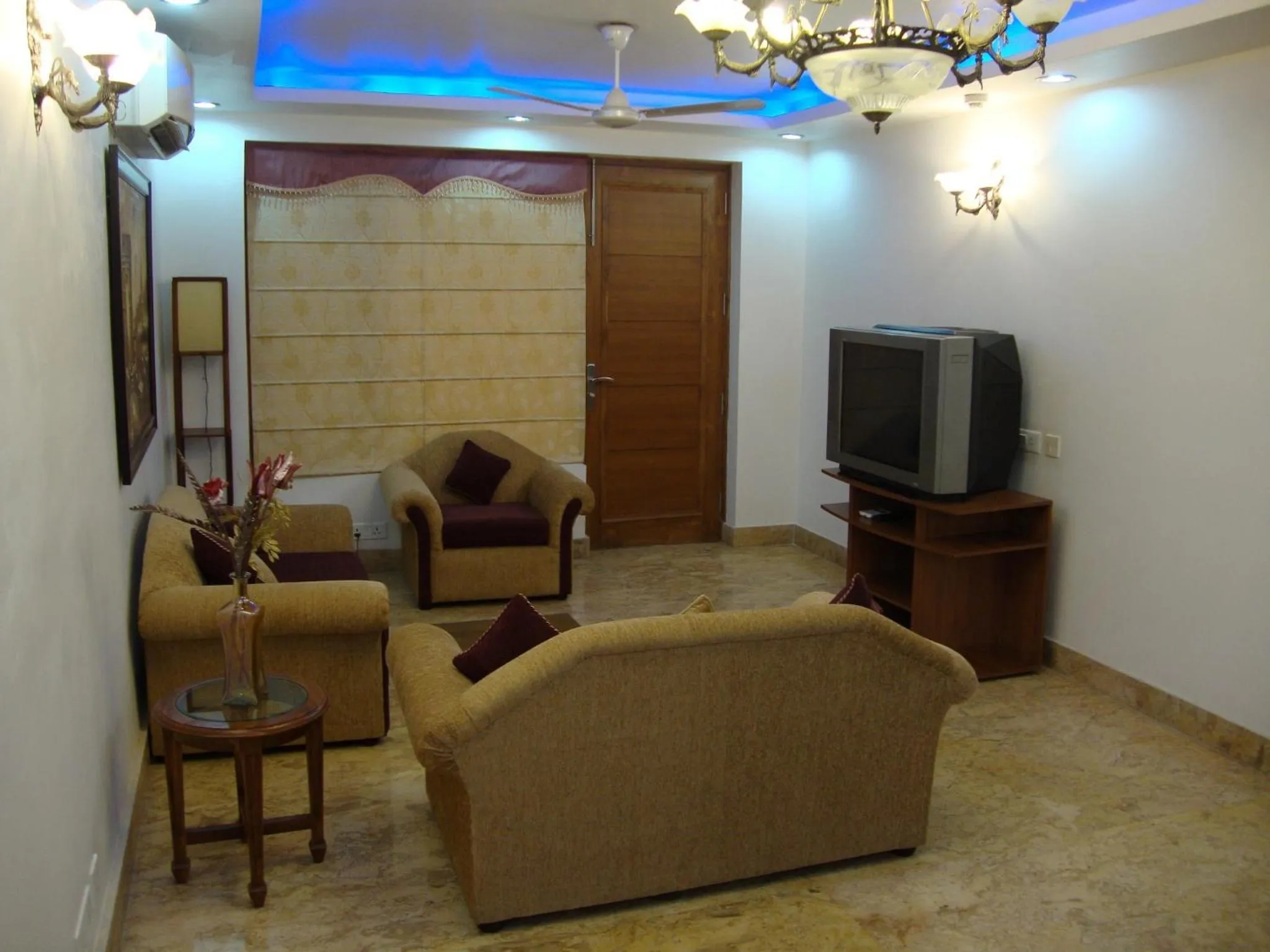 Skylink Suites Bed & Breakfast