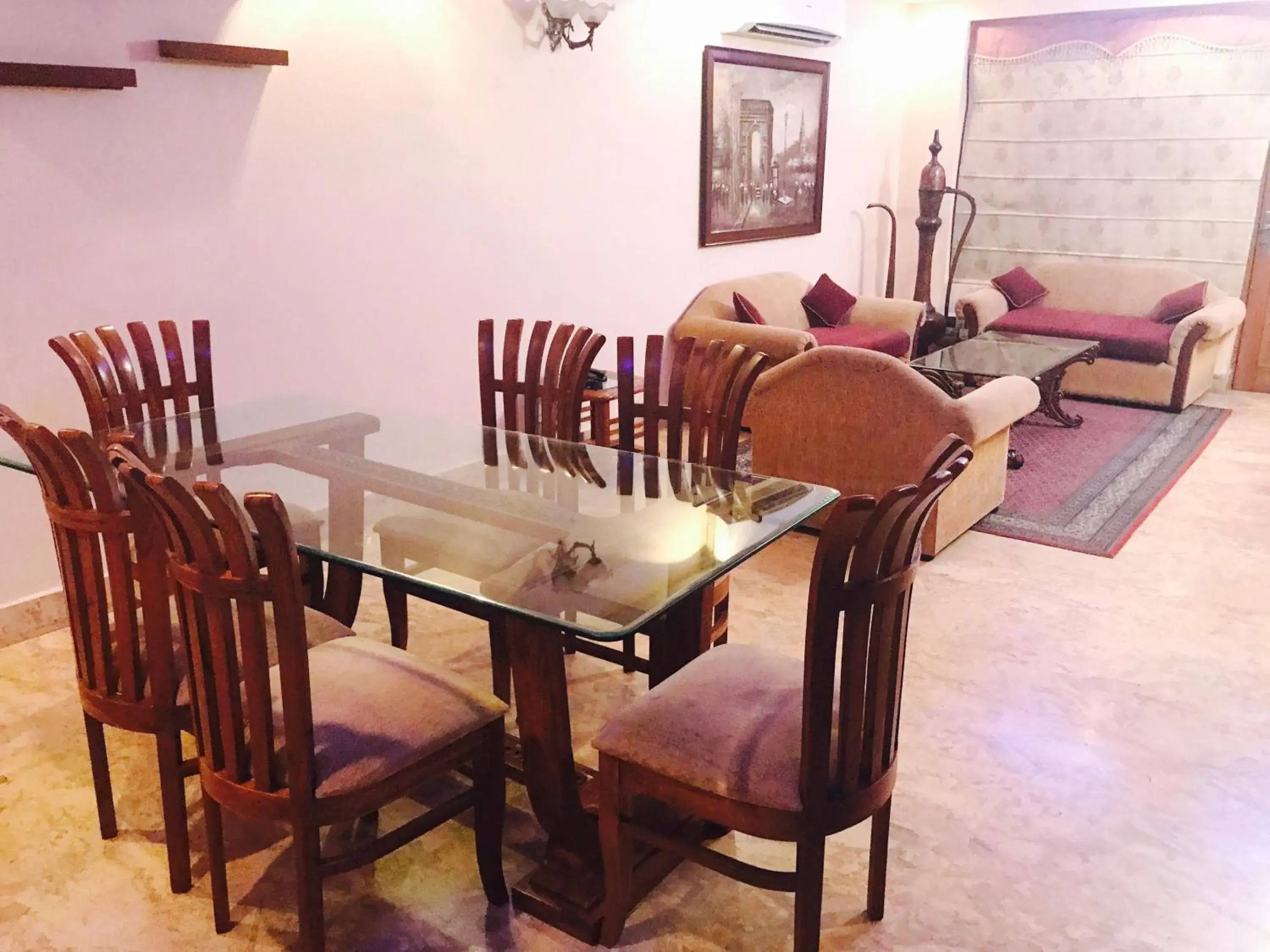 Lounge or bar in Skylink Suites Bed & Breakfast Lounge or bar in Skylink Suites Bed & Breakfast