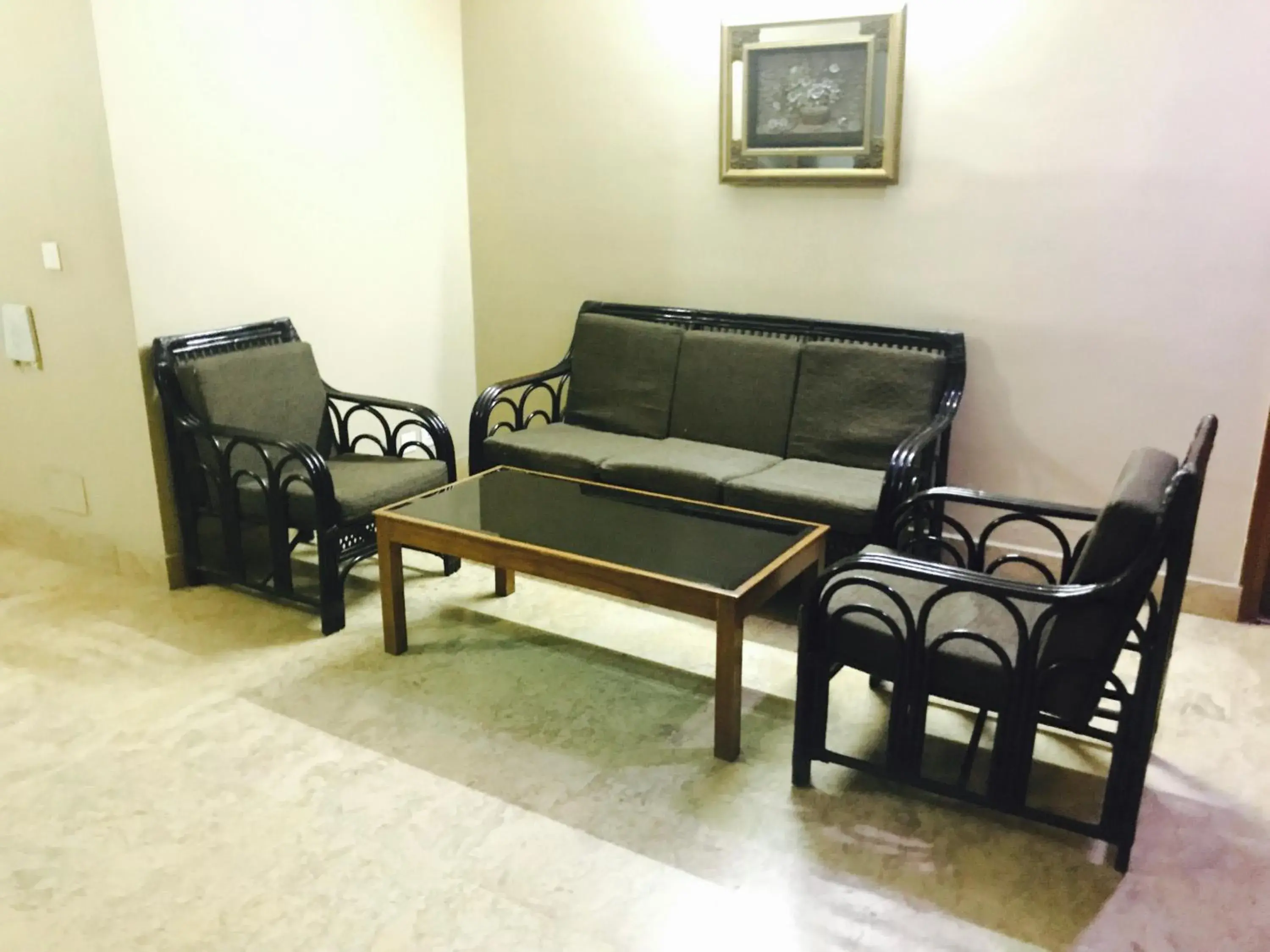 Lounge or bar in Skylink Suites Bed & Breakfast Lounge or bar in Skylink Suites Bed & Breakfast