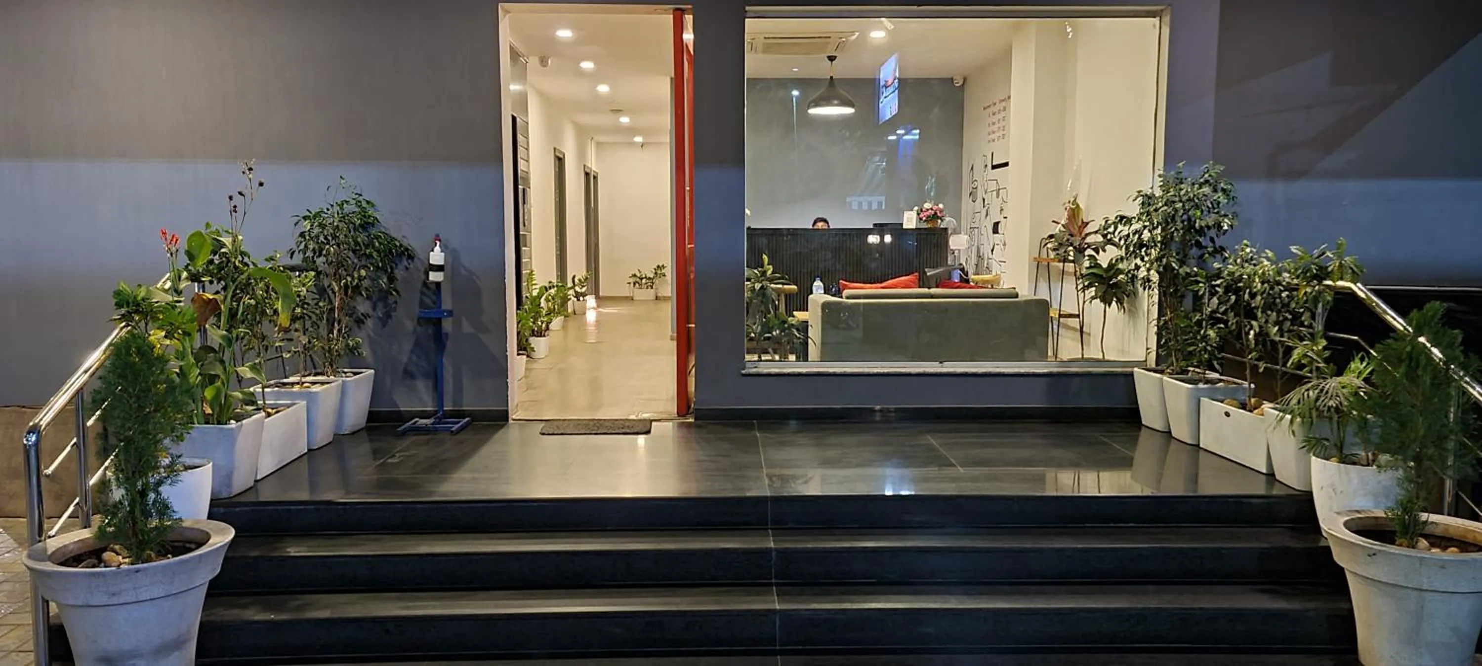 Facade/entrance in Hotel The Onyx