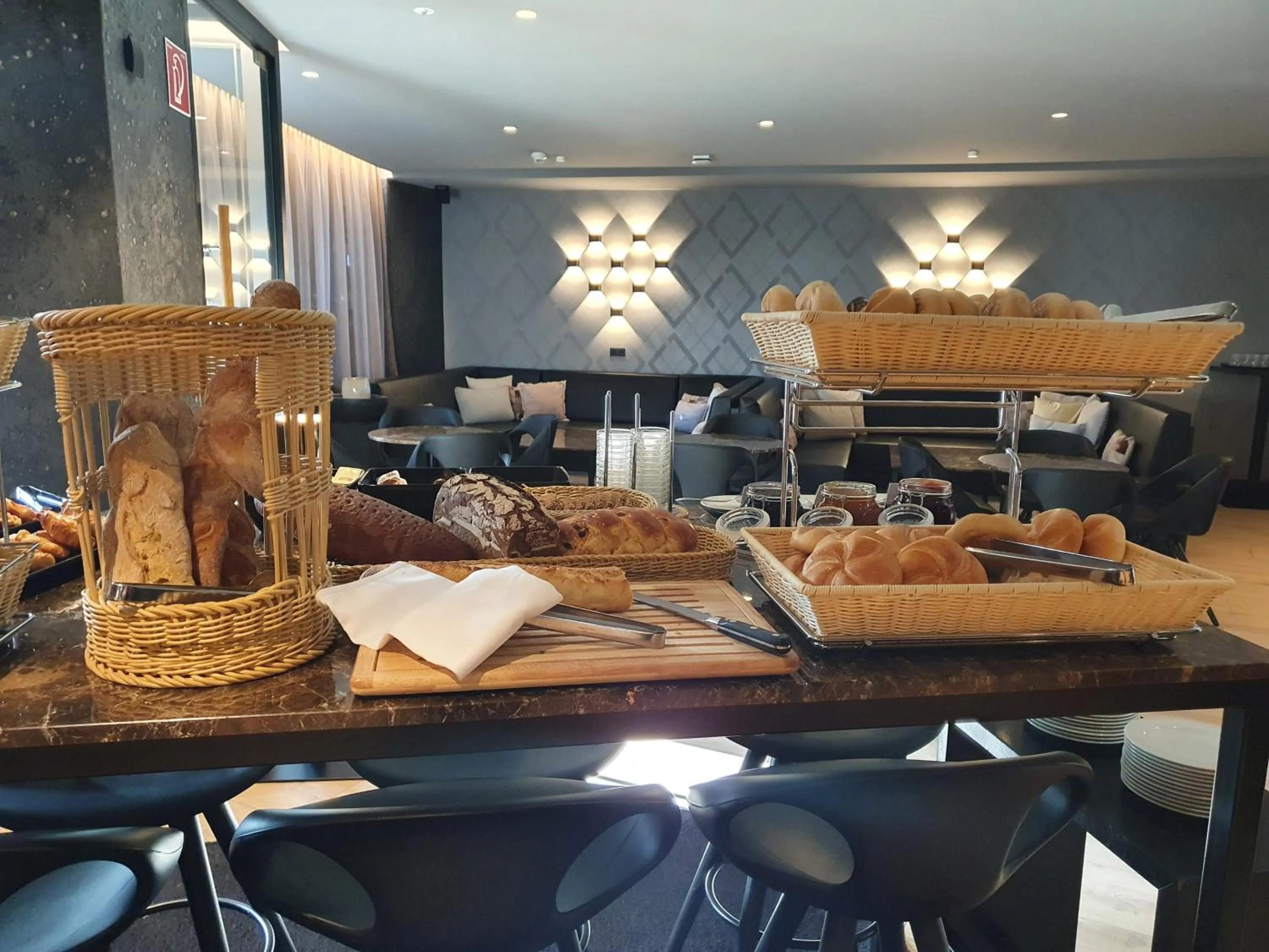 Buffet breakfast in Hotel Grauer Bär