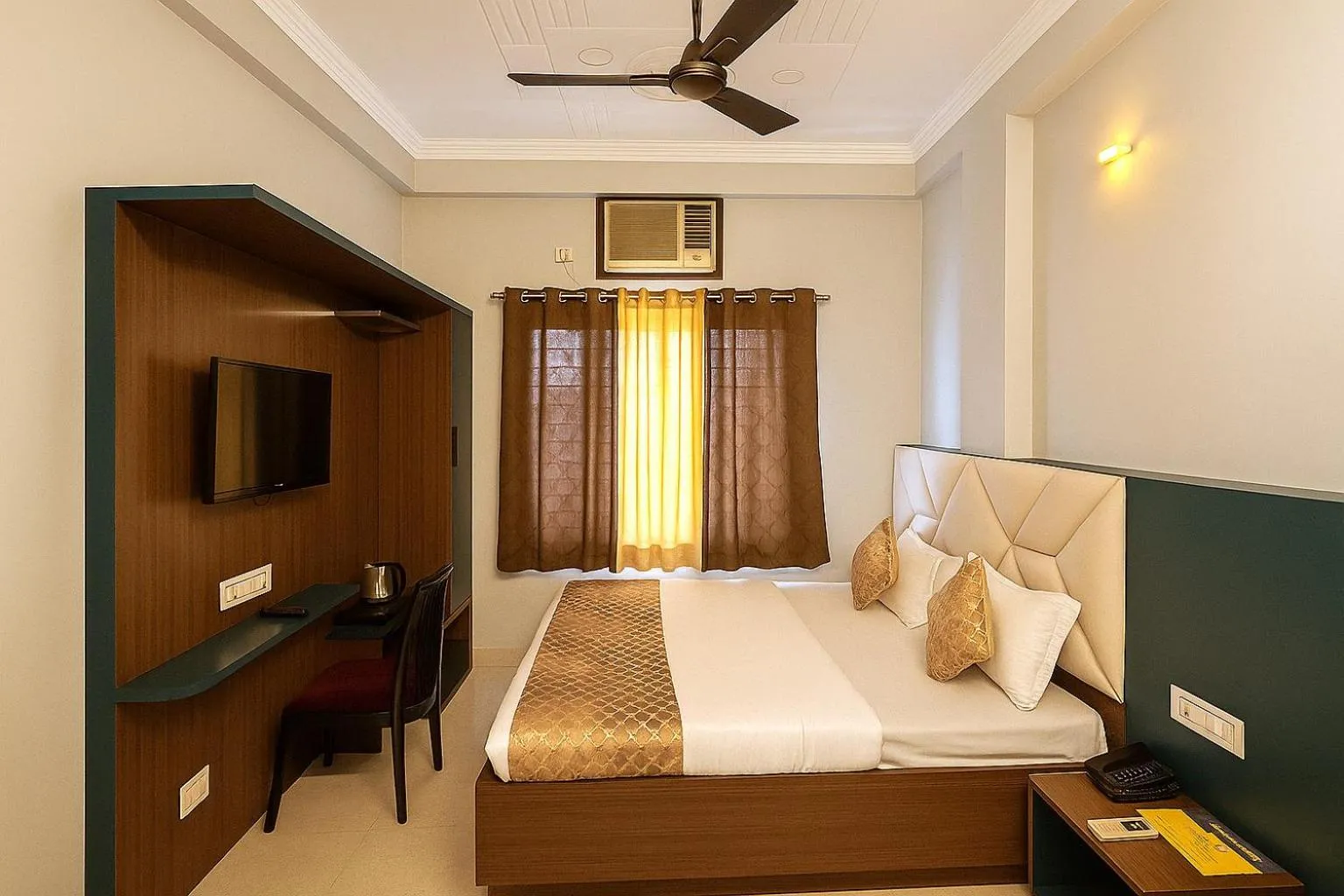 Bedroom, Bed in Hotel City Palace