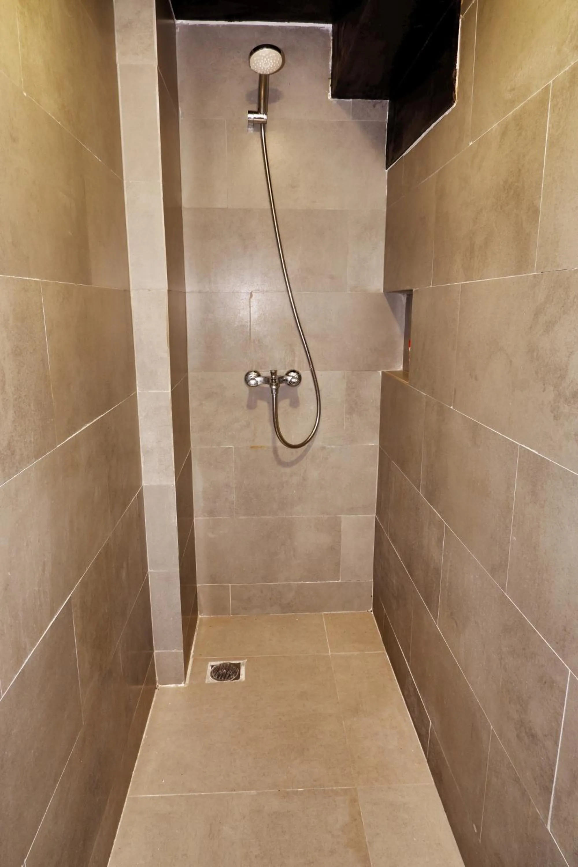 Shower in Guest House 555 NKI