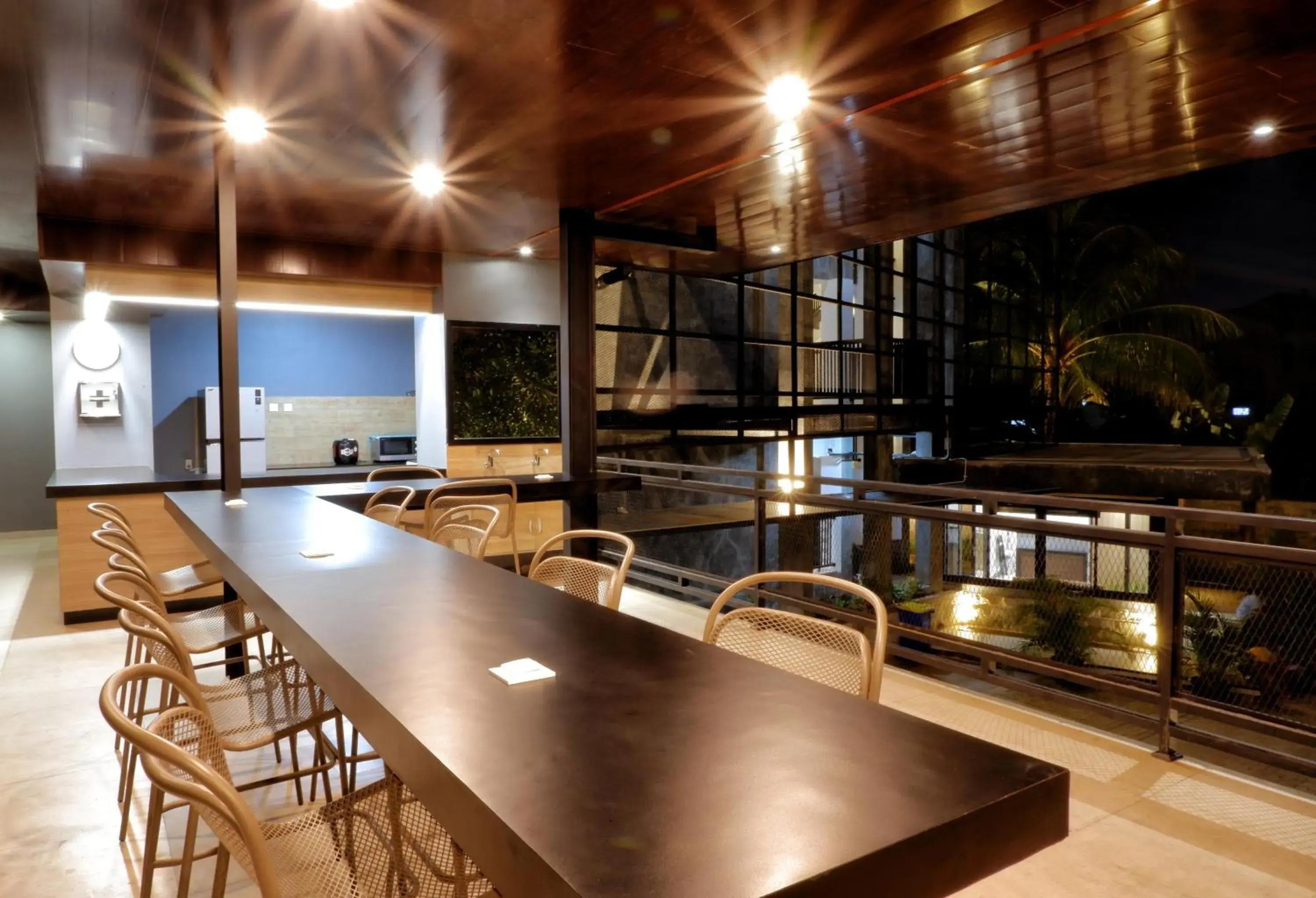 Restaurant/places to eat in Guest House 555 NKI Restaurant/places to eat in Guest House 555 NKI