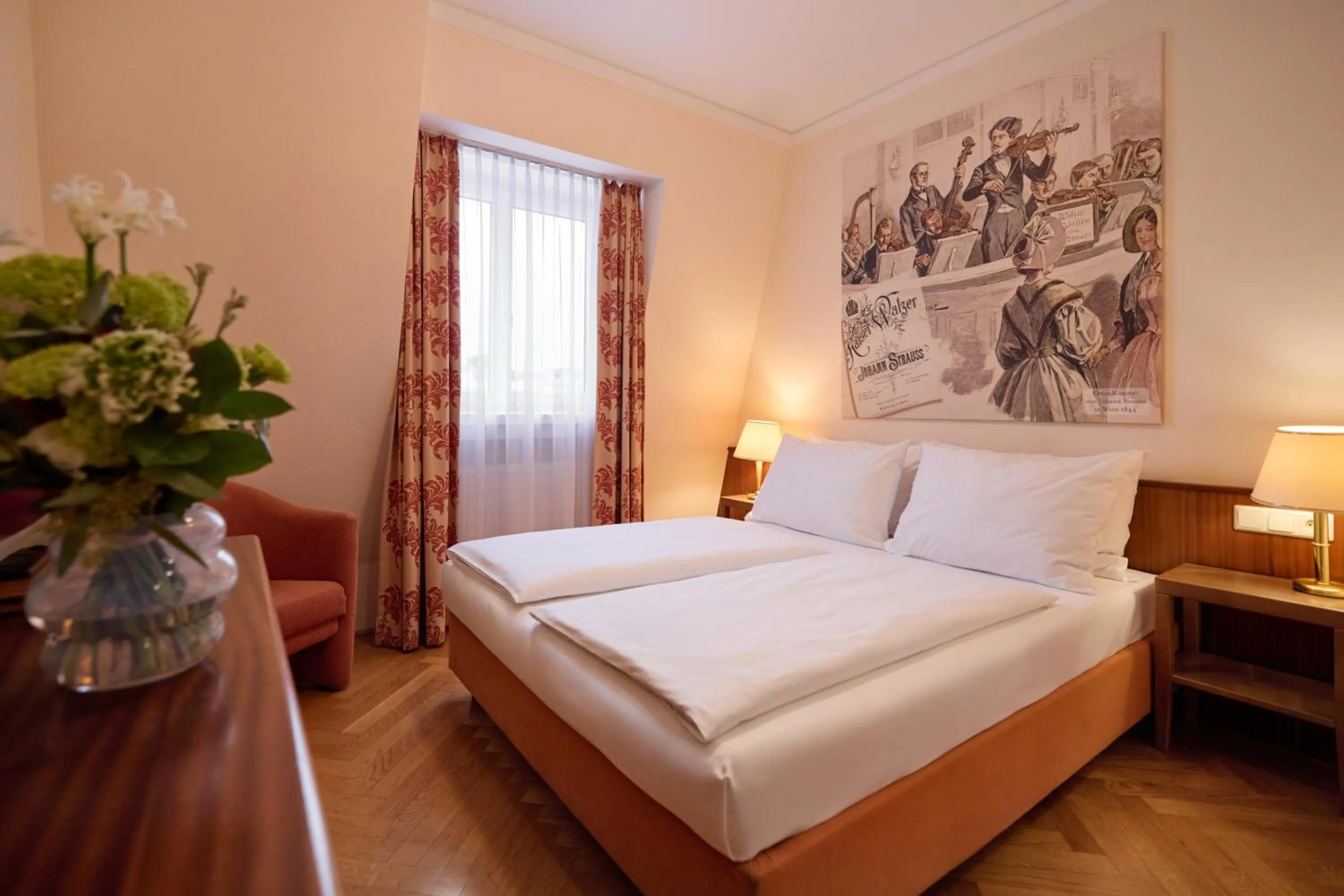 Photo of the whole room, Bed in Hotel Johann Strauss