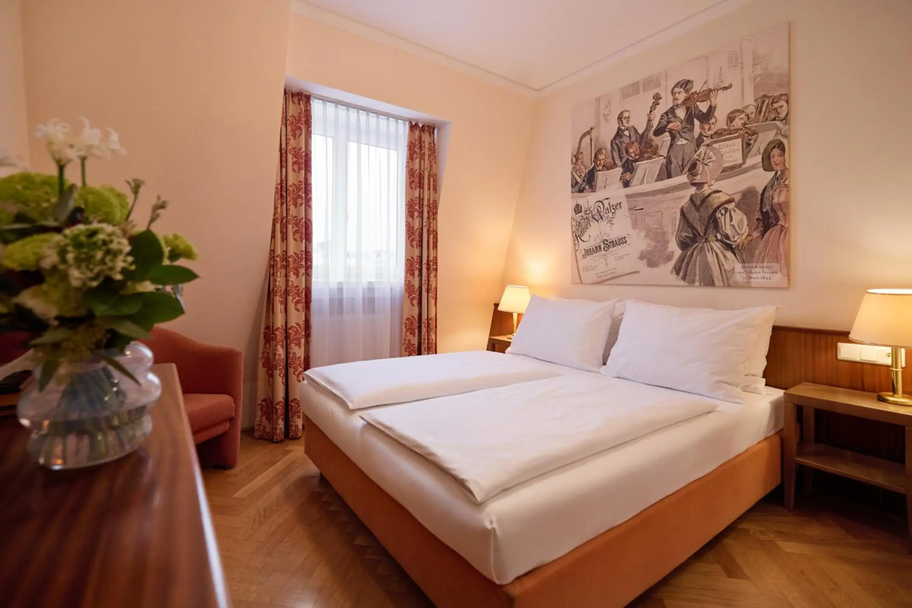 Photo of the whole room, Bed in Hotel Johann Strauss Photo of the whole room, Bed in Hotel Johann Strauss