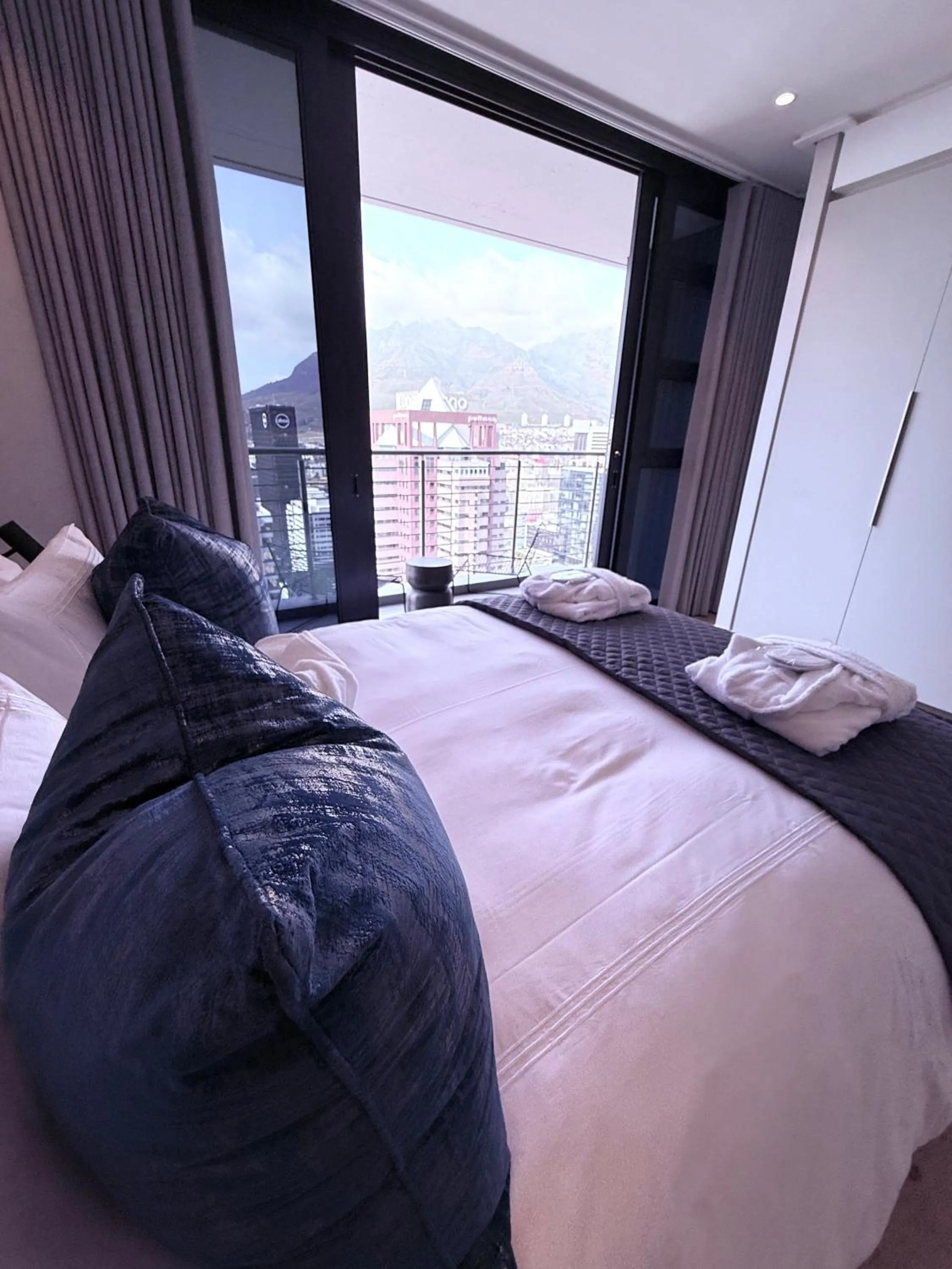 Bed in Urban Elephant 16 On Bree