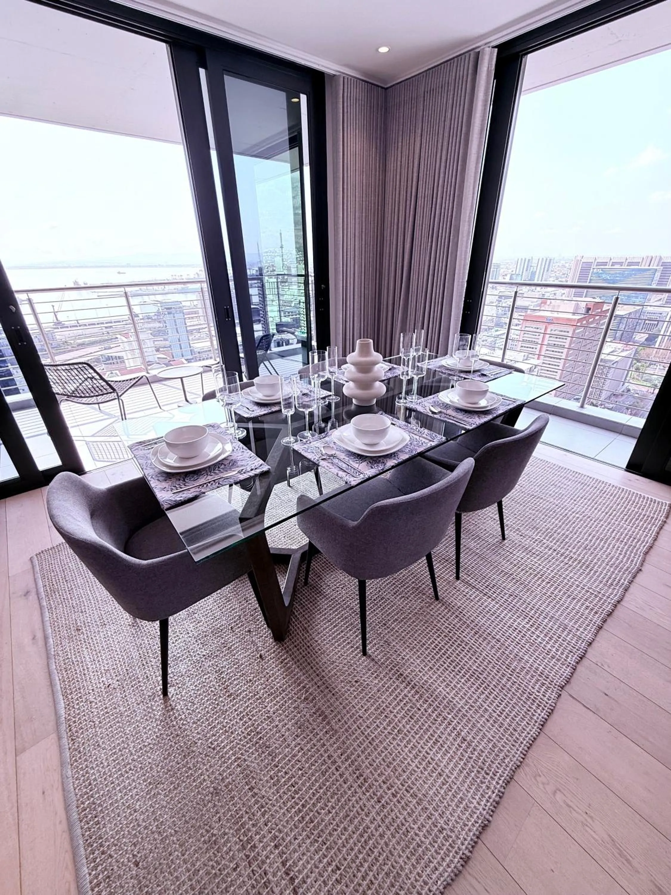 Urban Elephant 16 On Bree