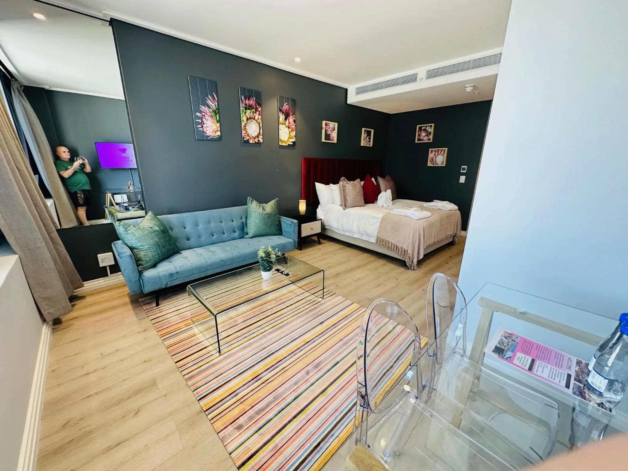 Photo of the whole room, Bed in Urban Elephant 16 On Bree