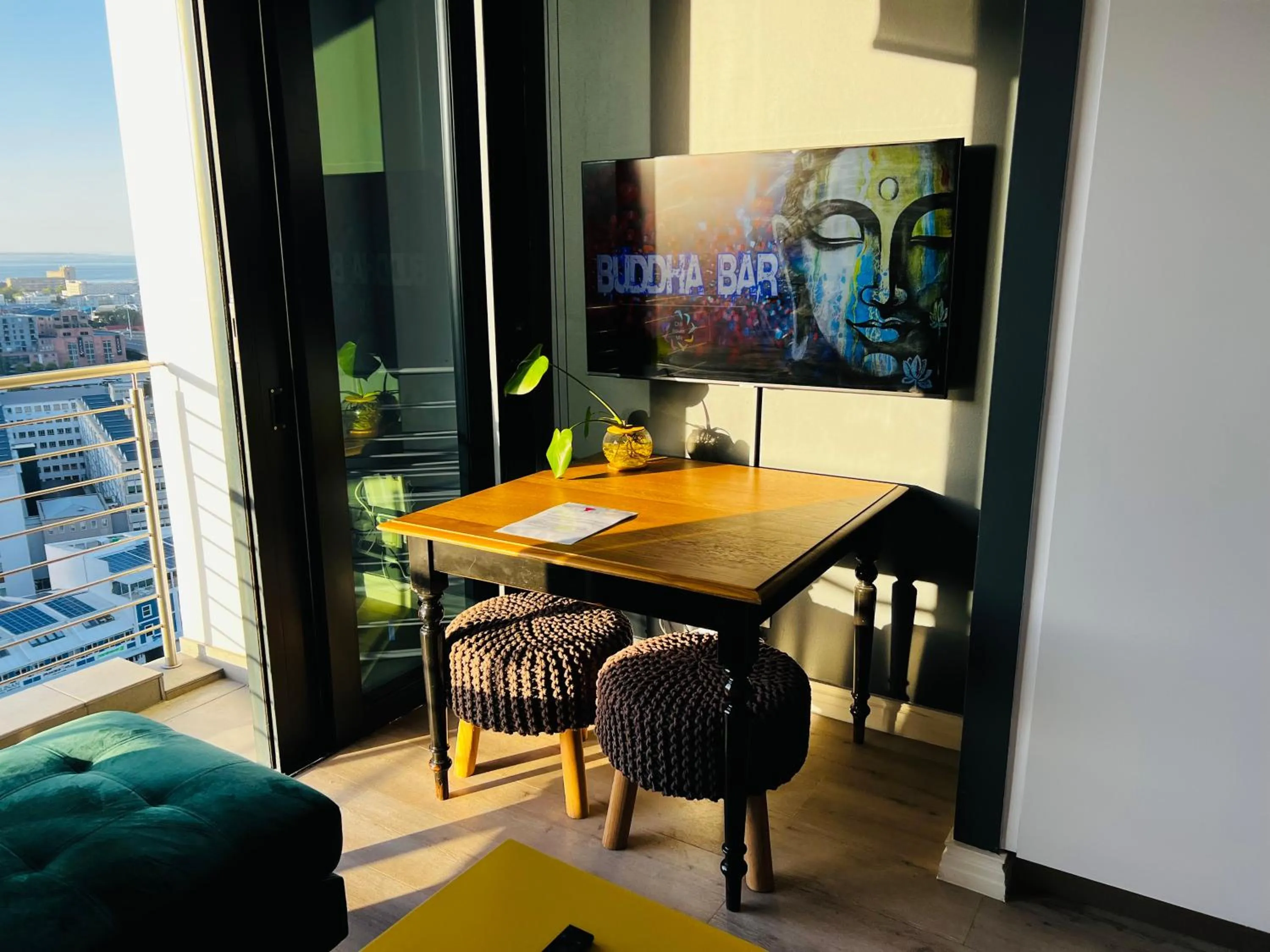 TV and multimedia in Urban Elephant 16 On Bree