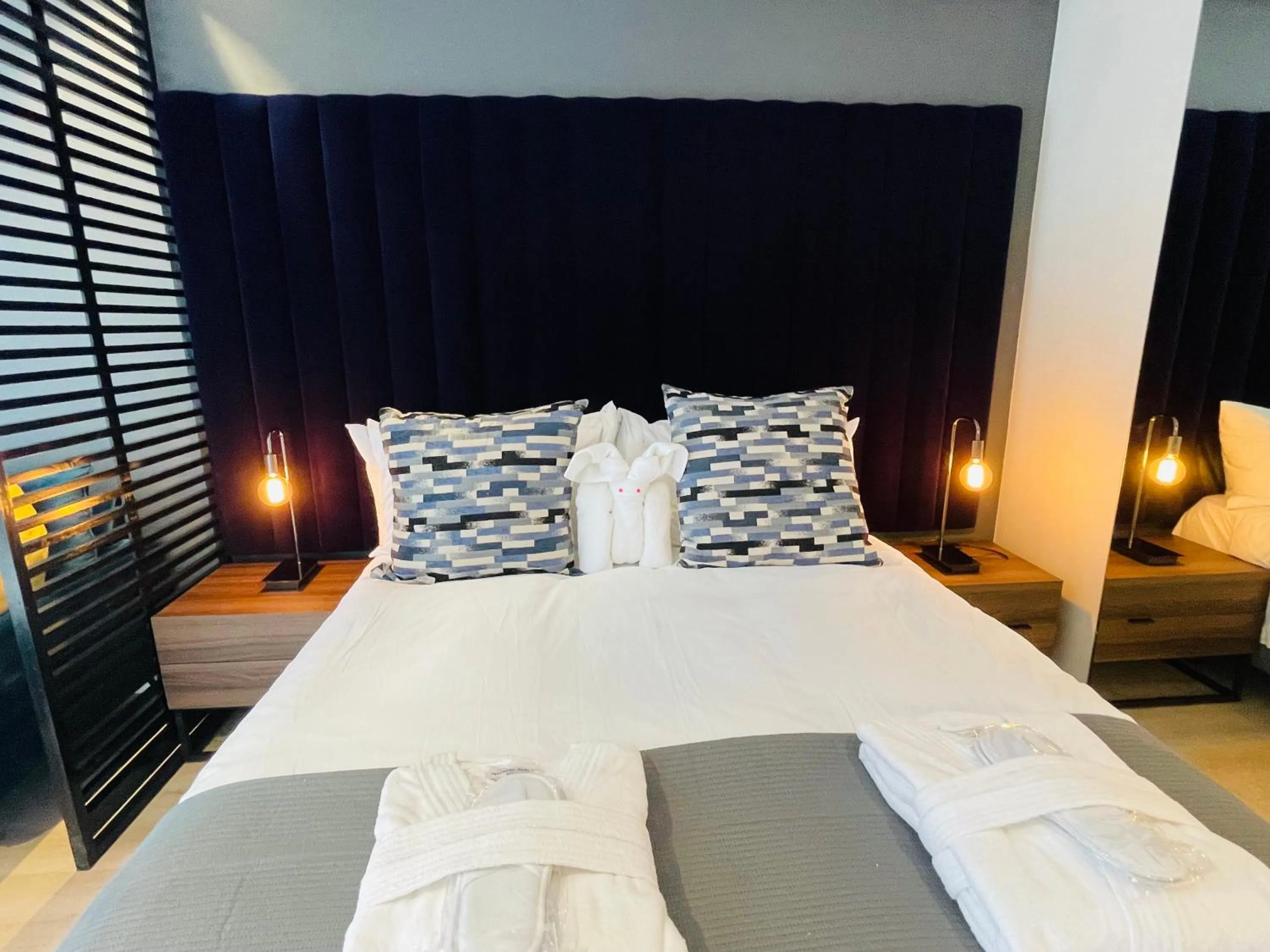 Bedroom, Bed in Urban Elephant 16 On Bree