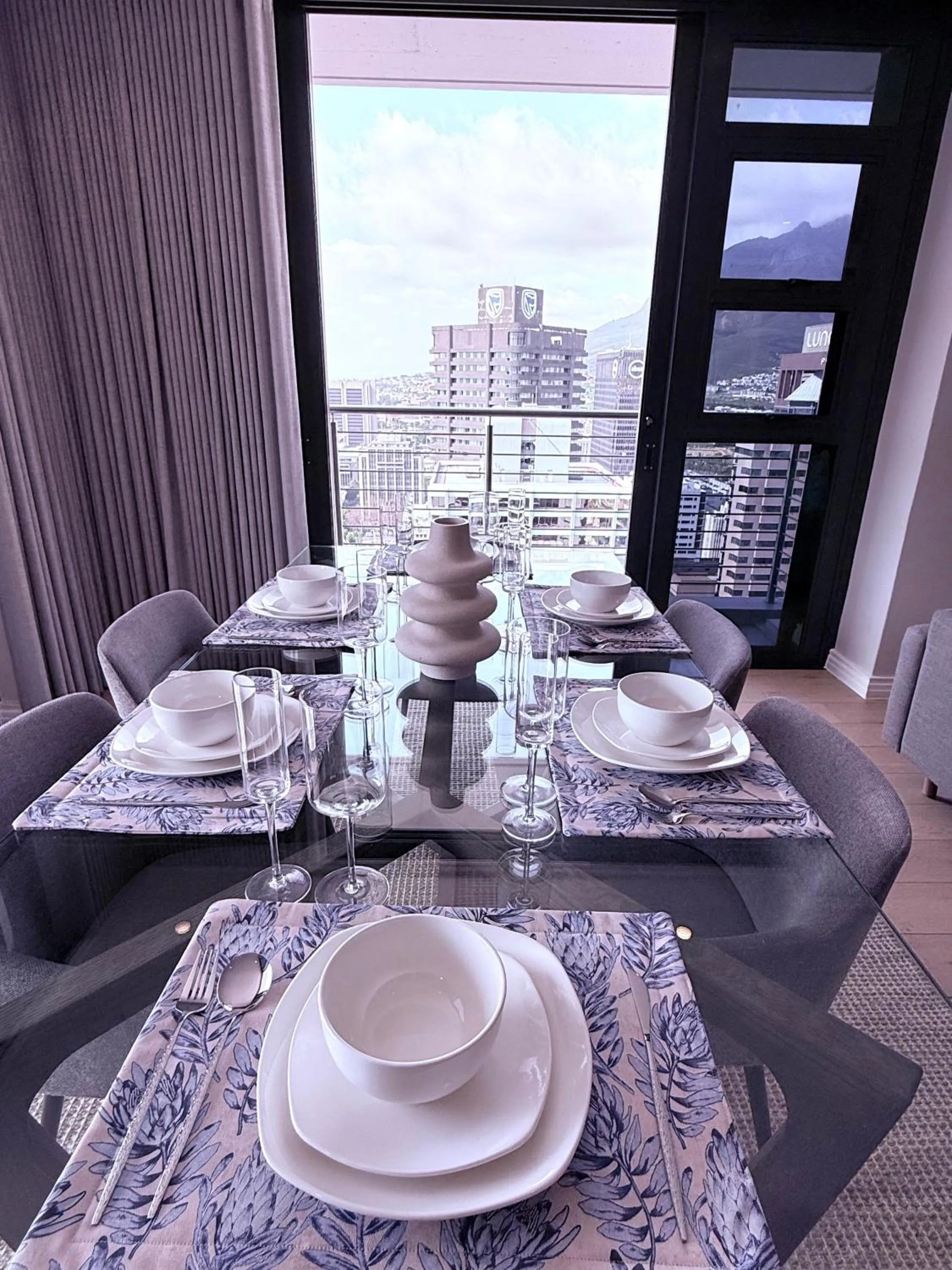 Urban Elephant 16 On Bree