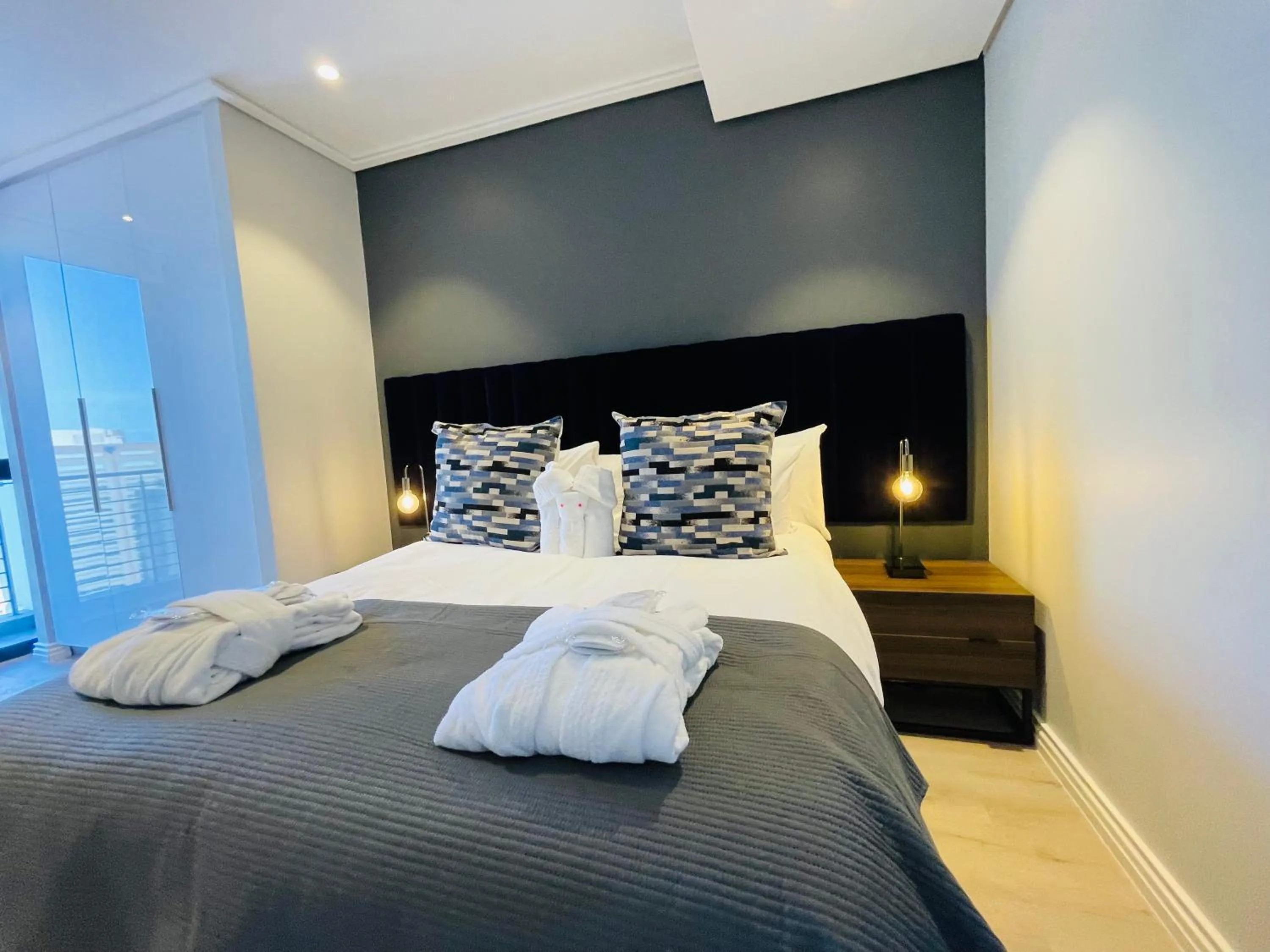 Bedroom, Bed in Urban Elephant 16 On Bree