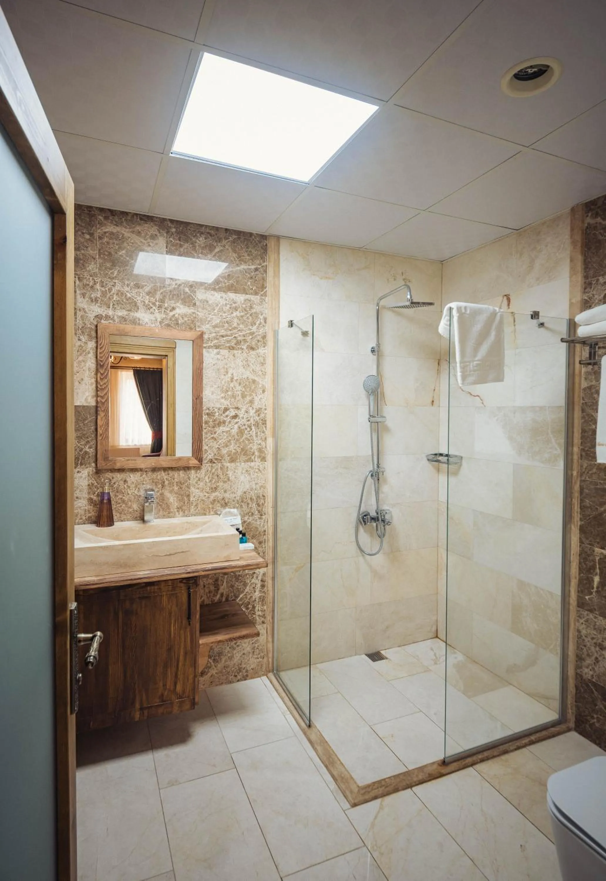 Shower in Olivia Cave Hotel