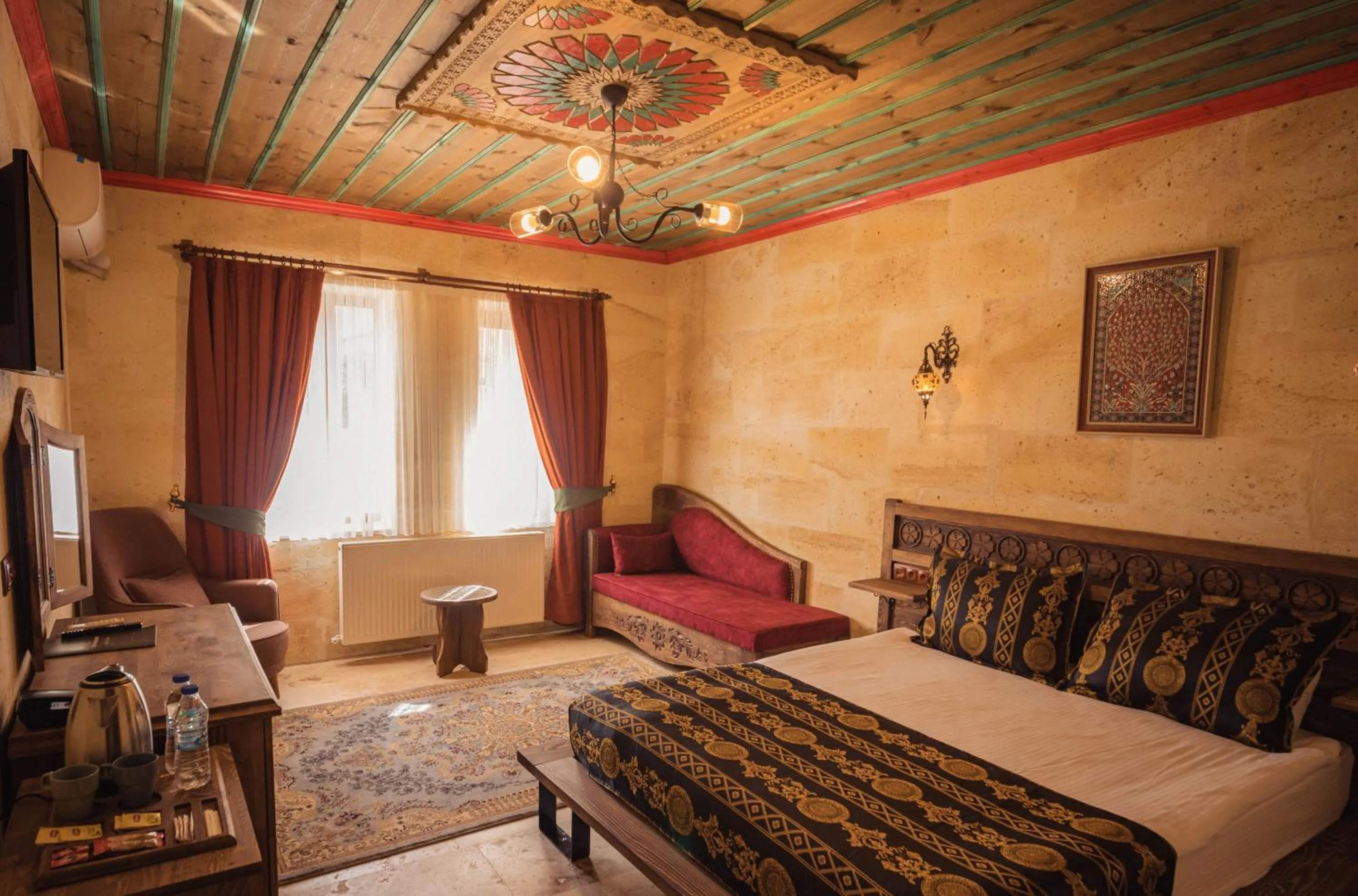 Bed in Olivia Cave Hotel