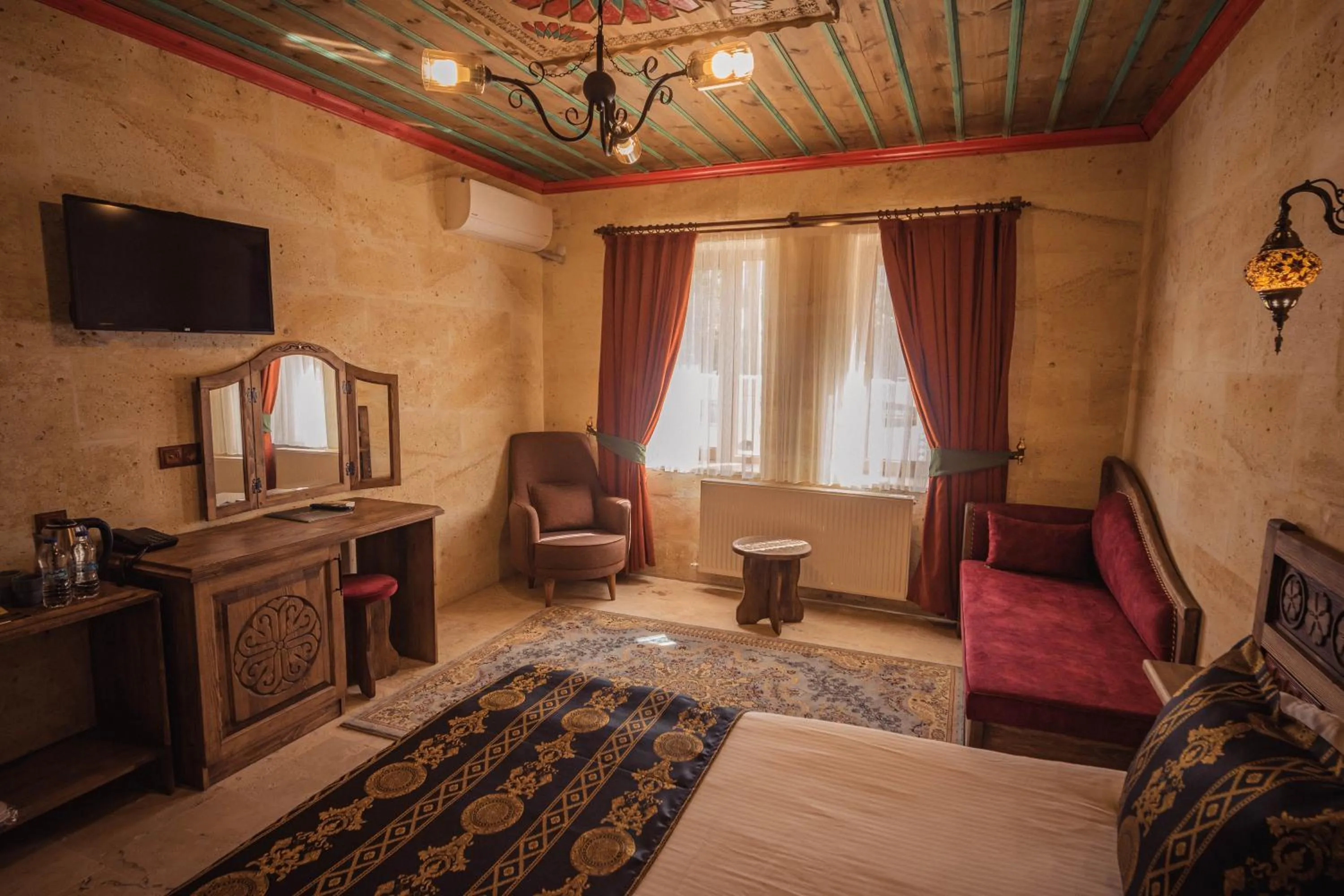 Bed in Olivia Cave Hotel