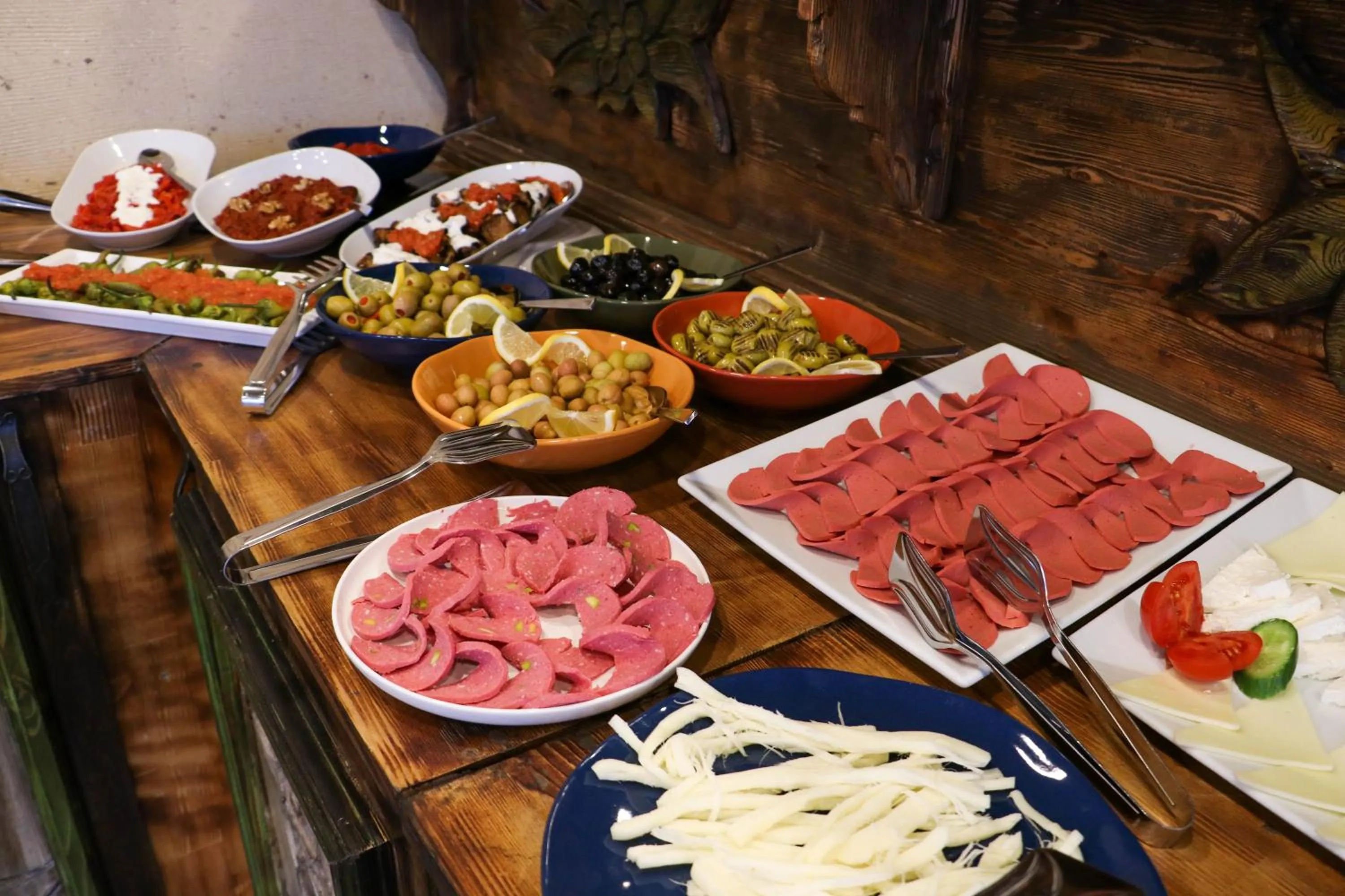 Restaurant/places to eat in Olivia Cave Hotel