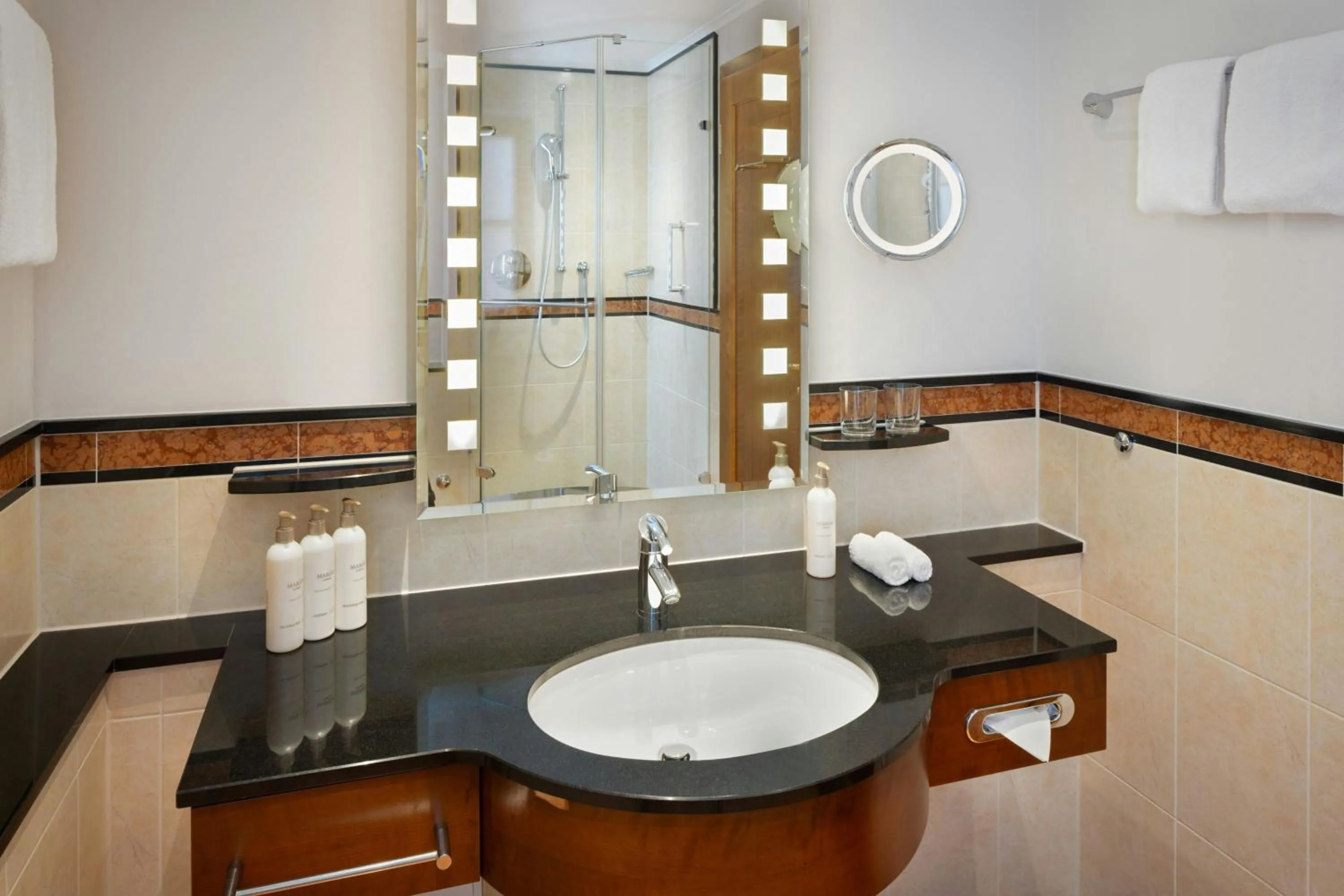 Photo of the whole room in Arabella Jagdhof Resort am Fuschlsee, a Tribute Portfolio Hotel