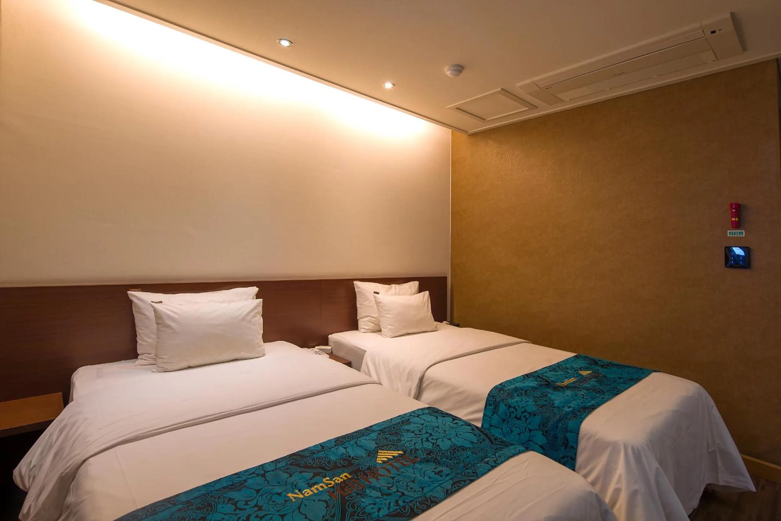 Decorative detail, Bed in Namsan Hill Hotel