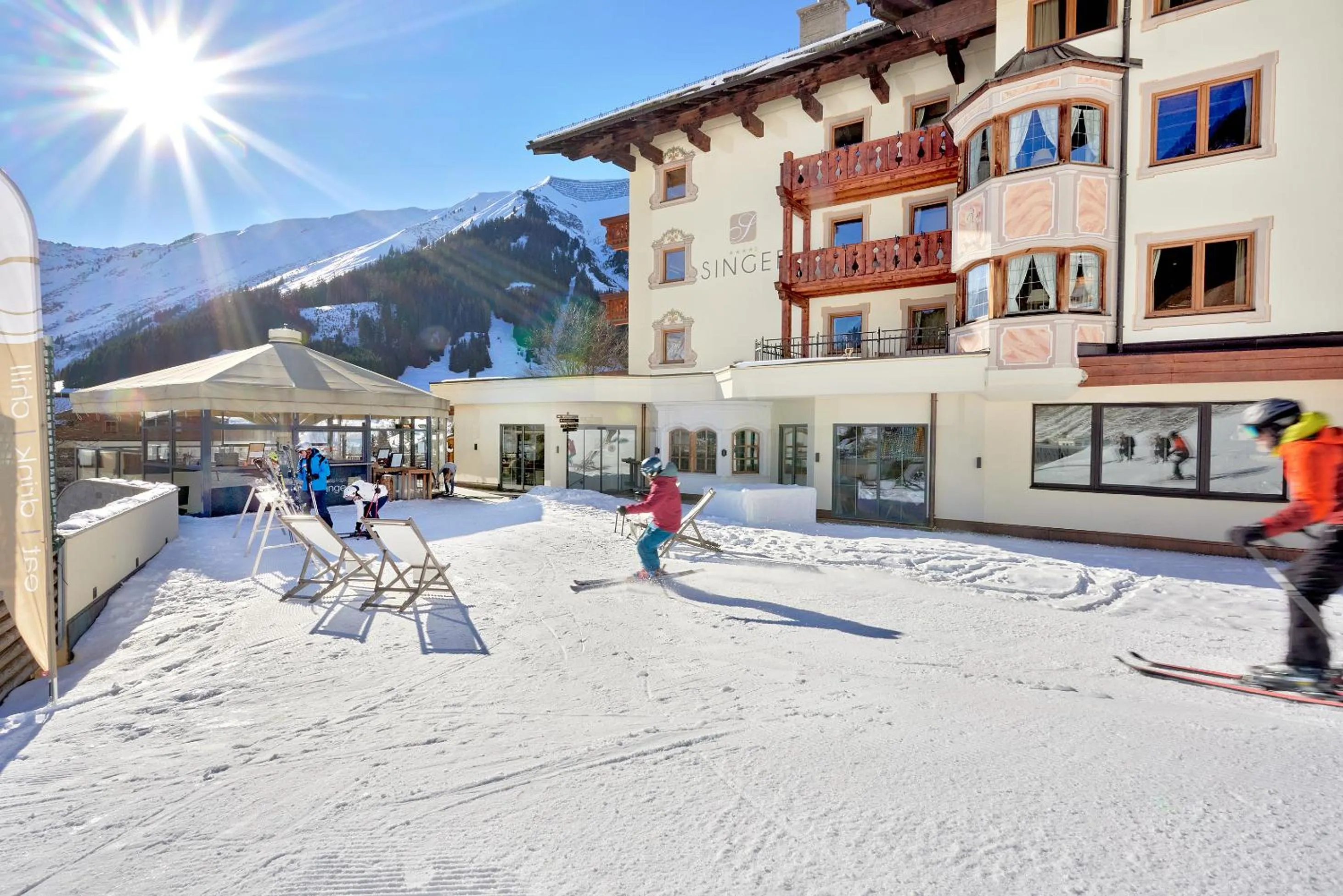 Property building in Hotel Singer – Relais & Châteaux