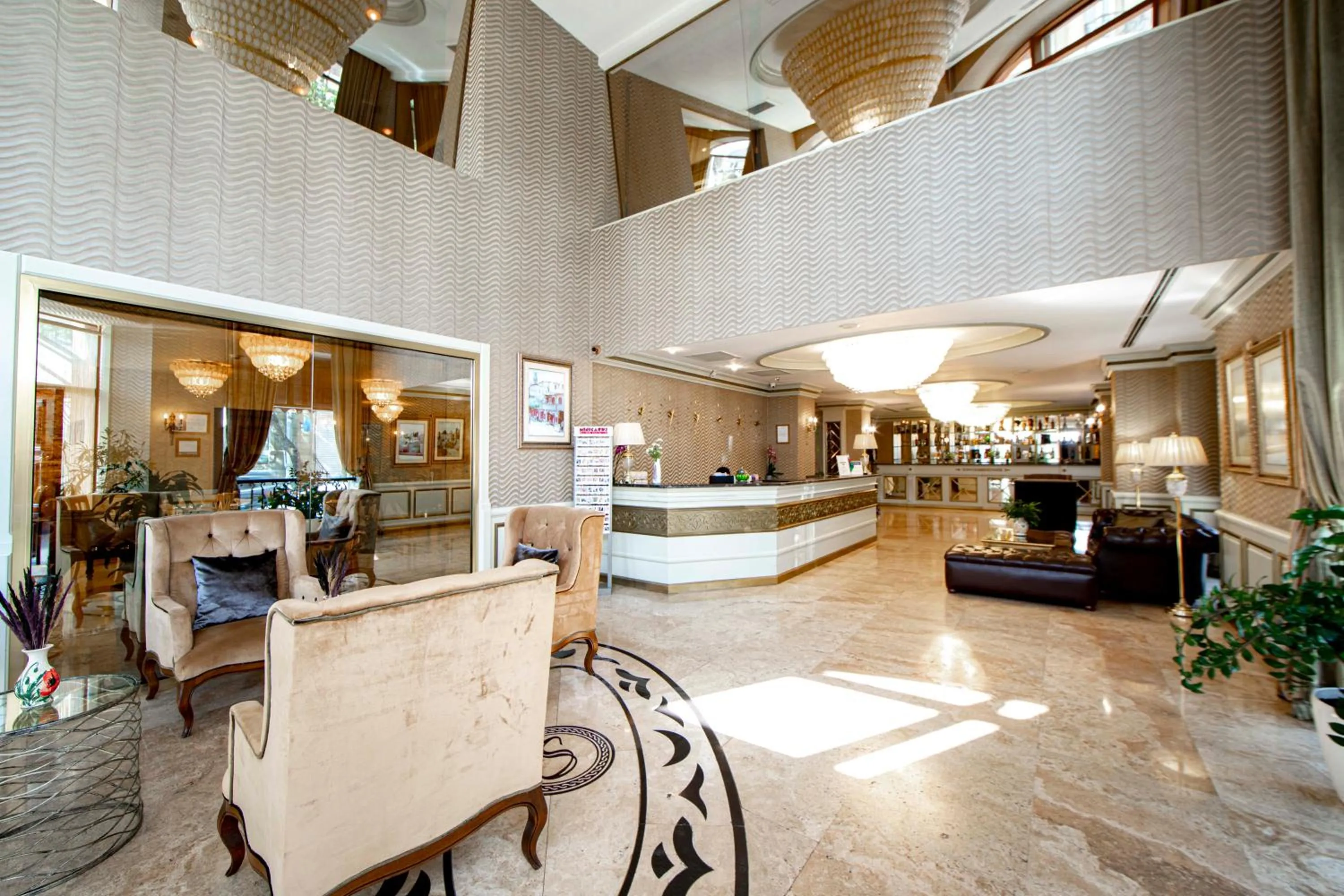 Lobby or reception in Sapphire Inn Hotel