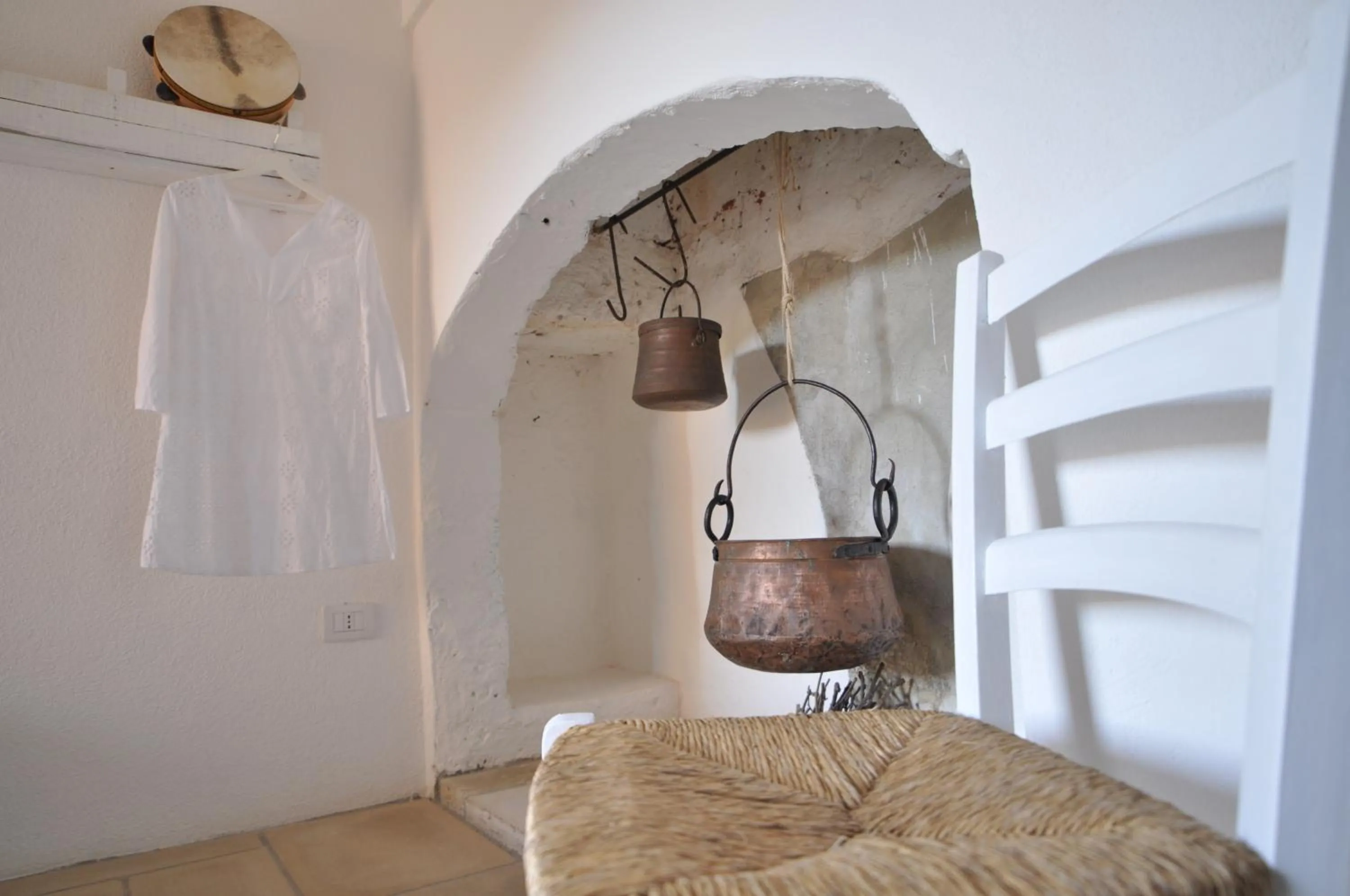 Decorative detail, Bed in Masseria Uccio