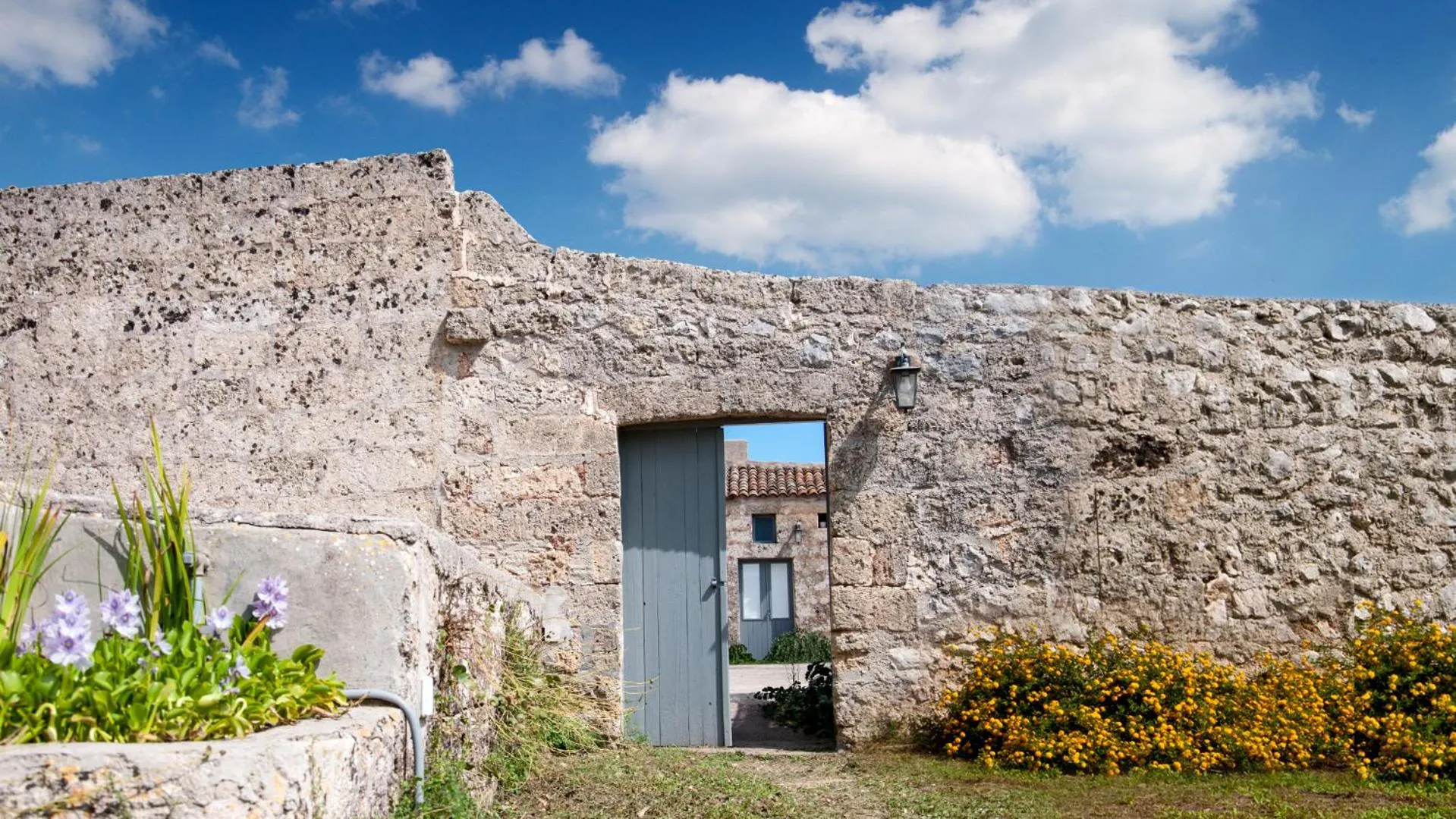 Property building in Masseria Uccio