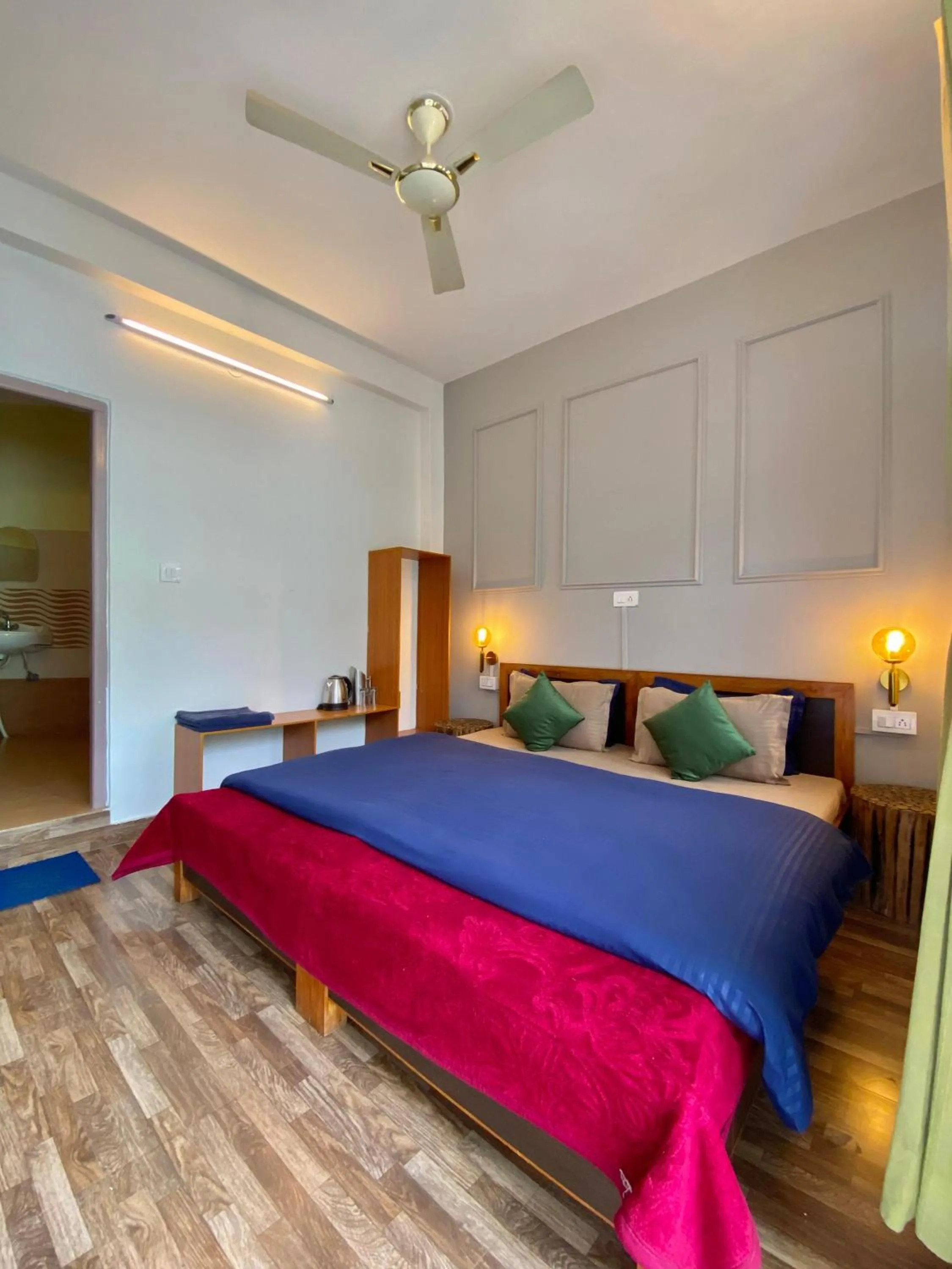 Photo of the whole room, Bed in The Trippy Tribe